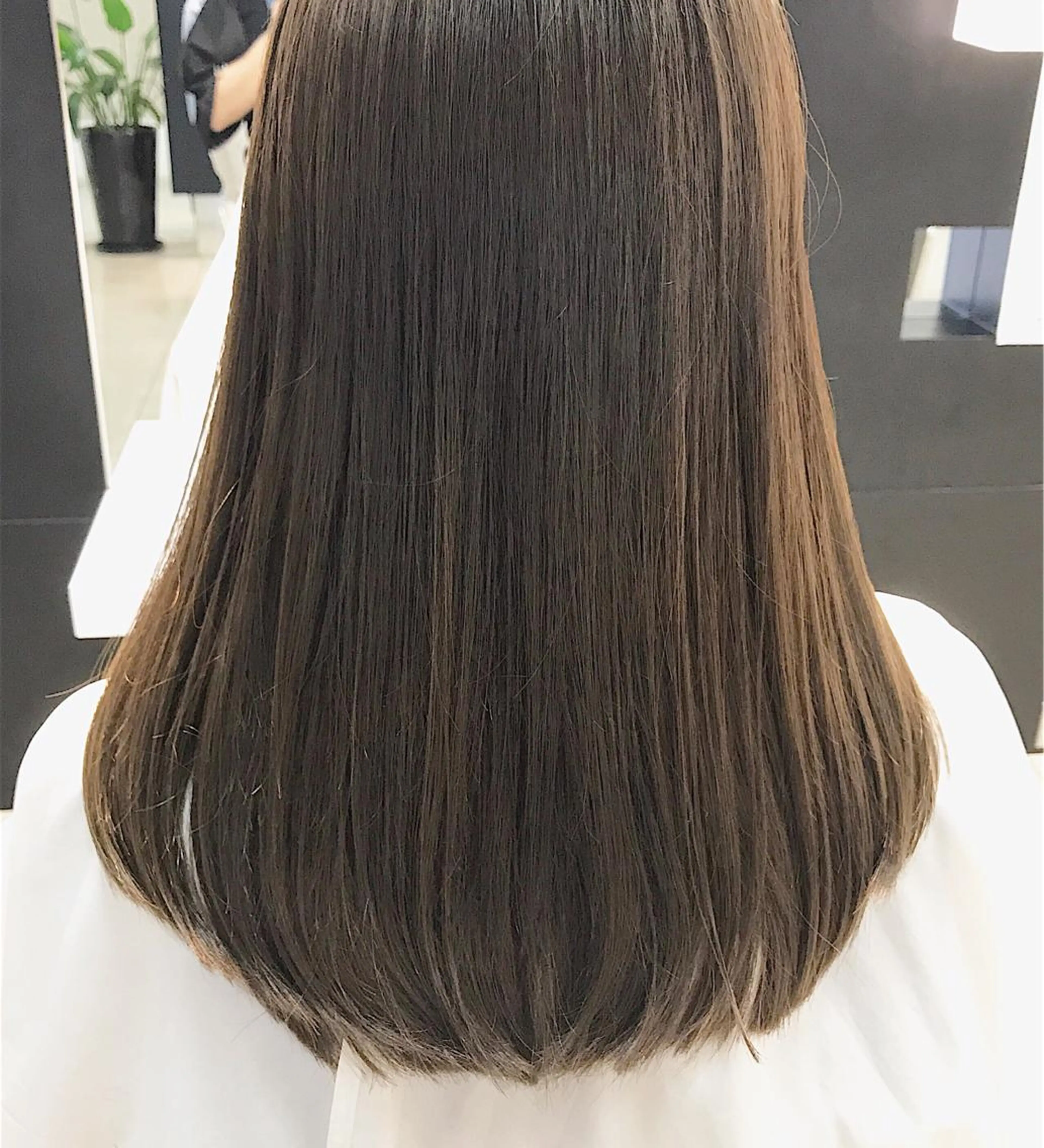 ロング カラー アディクシーカラー ブリーチ ブルーカラー ブルージュ ハイライトカラー 二宮 早智子のヘアスタイル