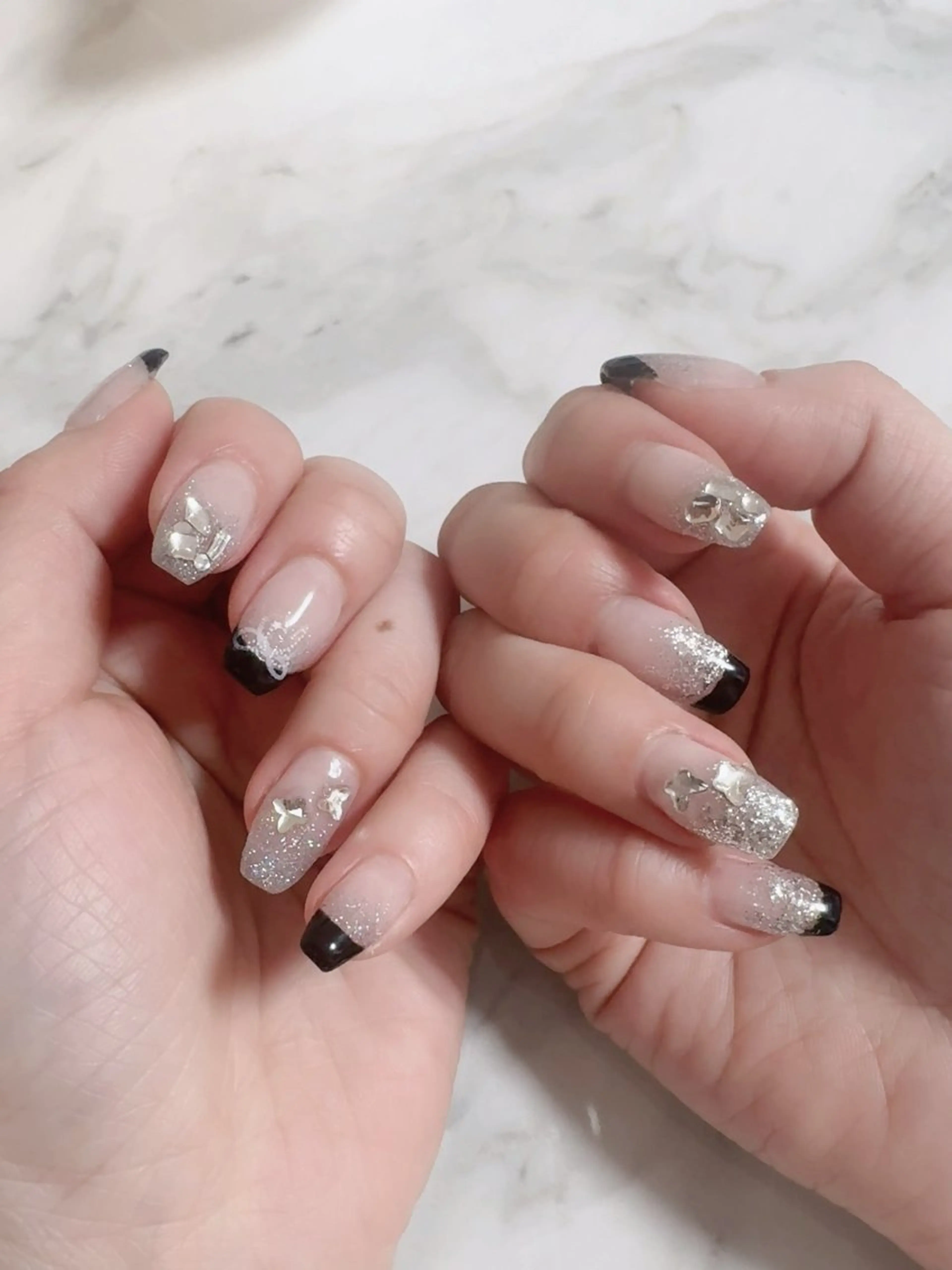 ネイル フレンチネイル グラデーション ラメ(グリッター) ラメグラデーション ストーンネイル Rarity nail salon所属・Rarity Nail💗ちなつのネイルデザイン