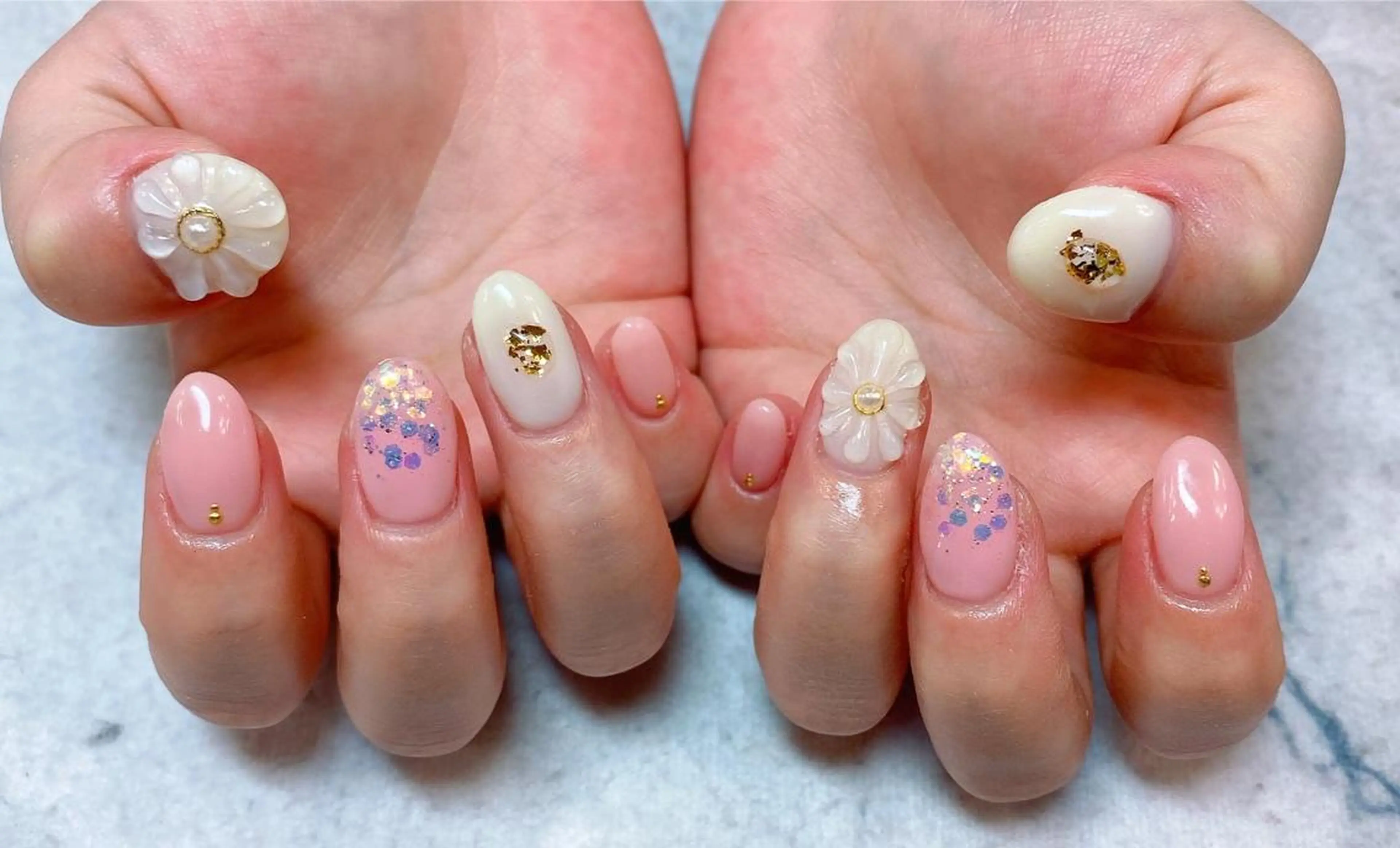 ネイル ネイルリボン 受付スタッフのネイルデザイン