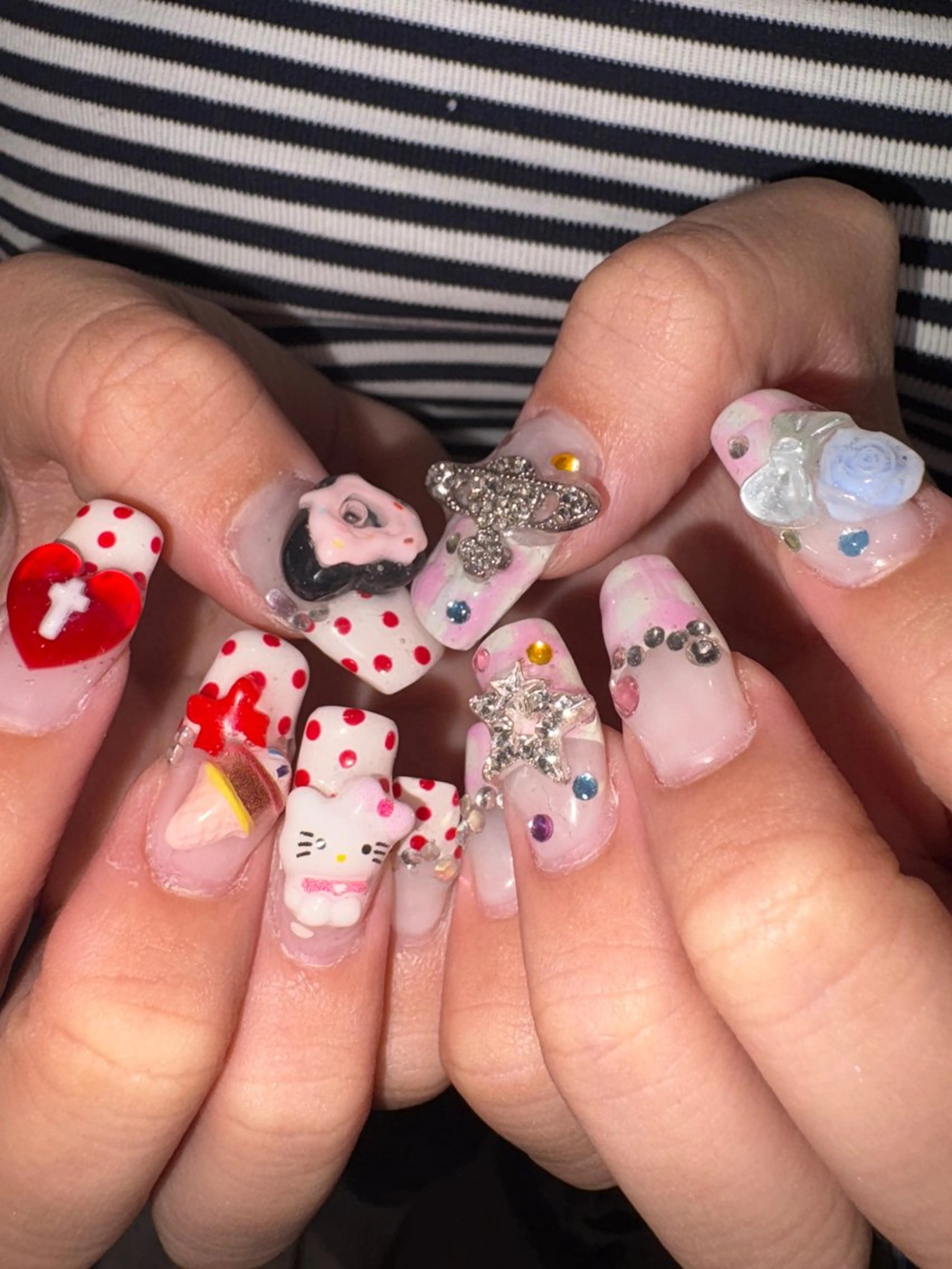 ネイル ハンドネイル 👽個性派ネイル🎀 komachiのヘアスタイル