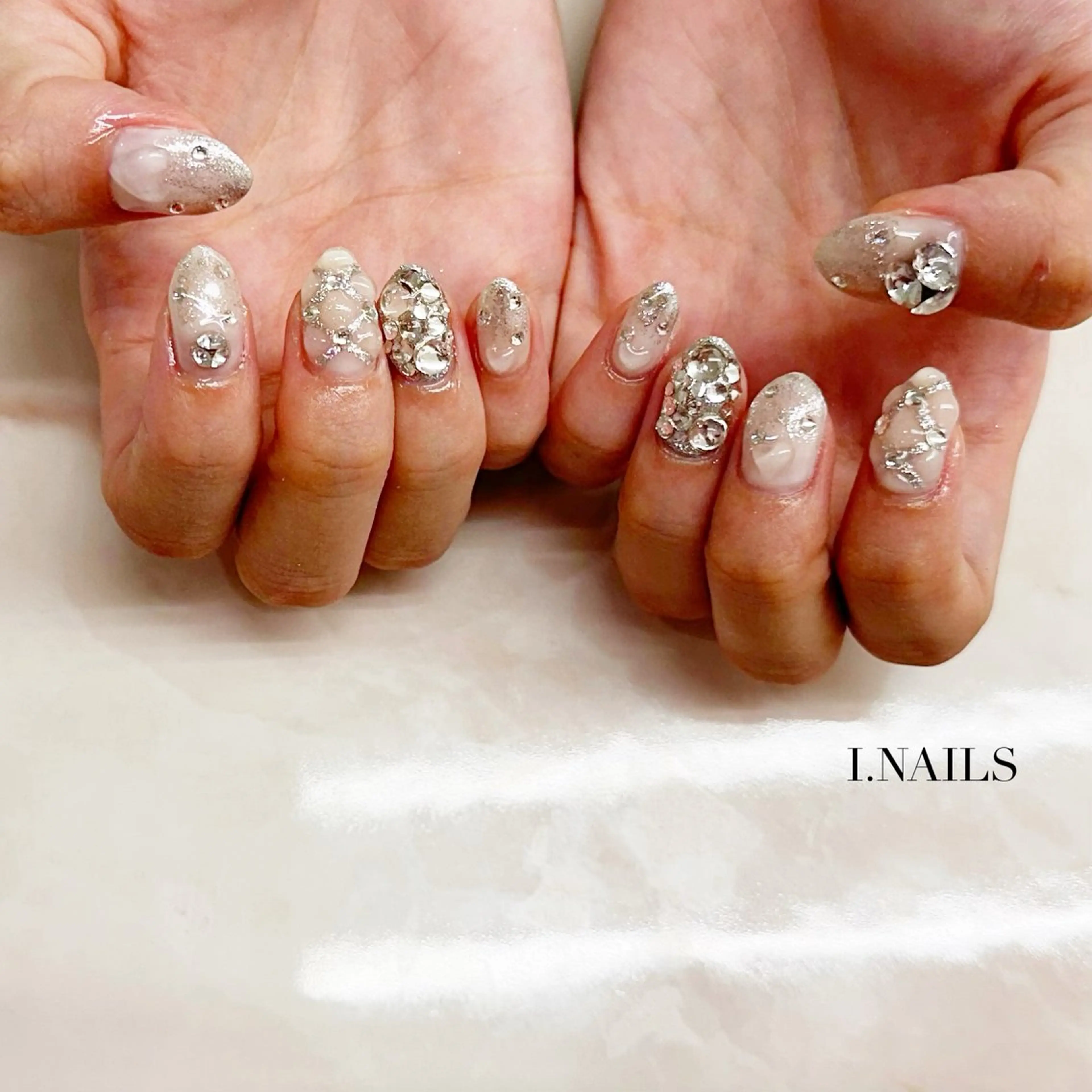 ネイル アイネイルズ所属・早川 梓のネイルデザイン