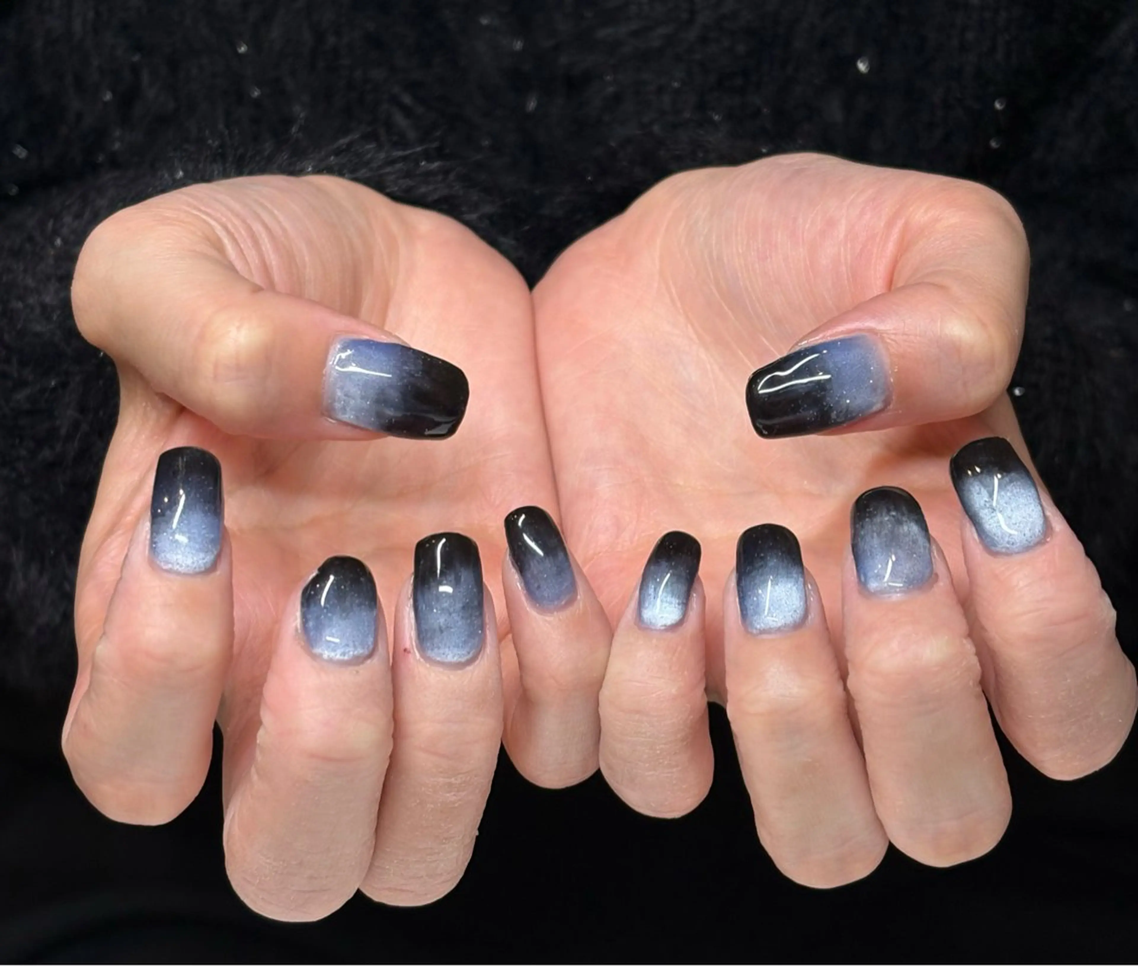 ネイル ブルー グラデーション ハンドネイル みぎた かのこのネイルデザイン