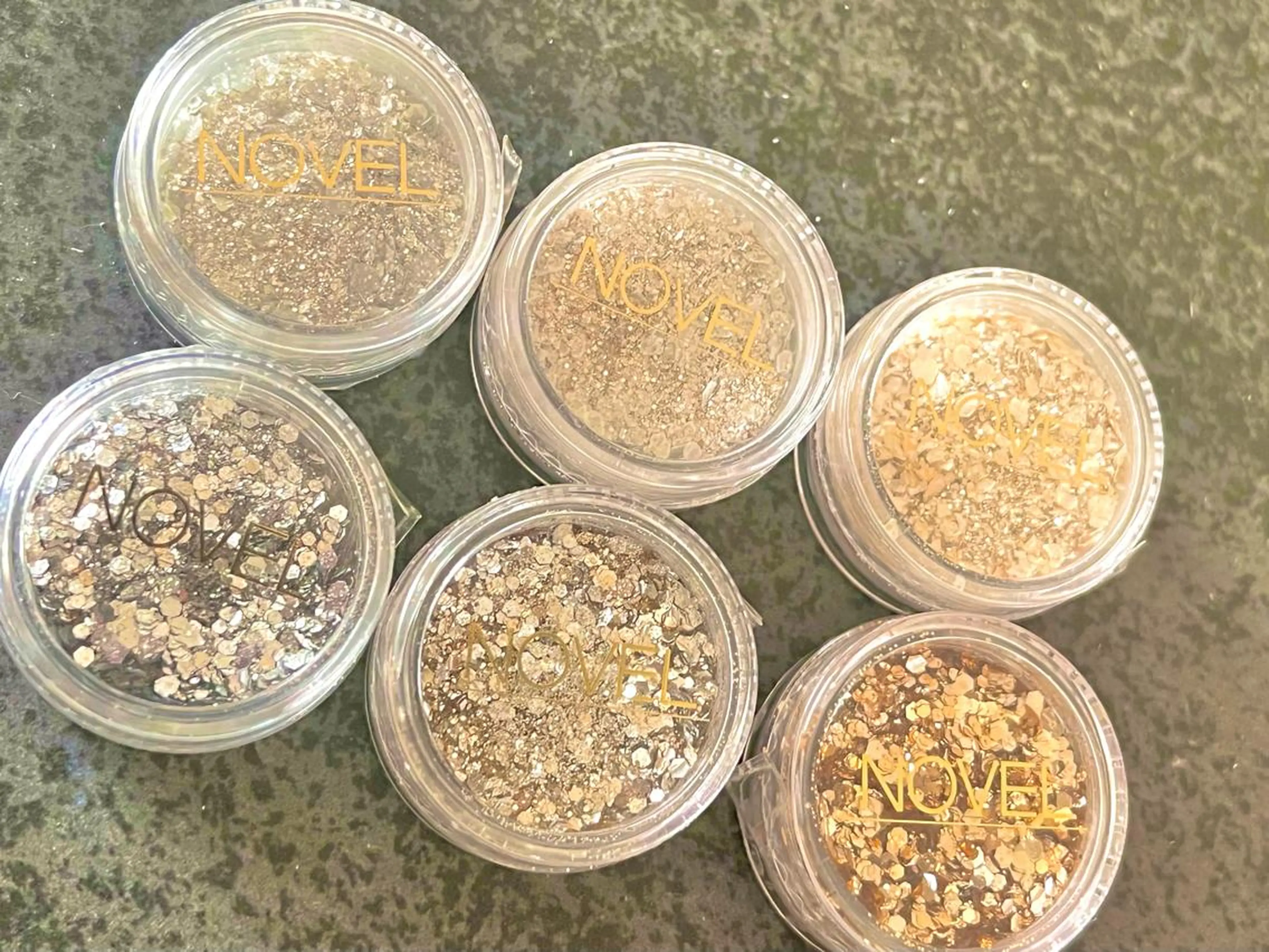 ミディアム ネイル ラメ(グリッター) ミラーネイル ニュアンスネイル RIONnail(リオンネイル)所属・RIONnail Yurikaのネイルデザイン