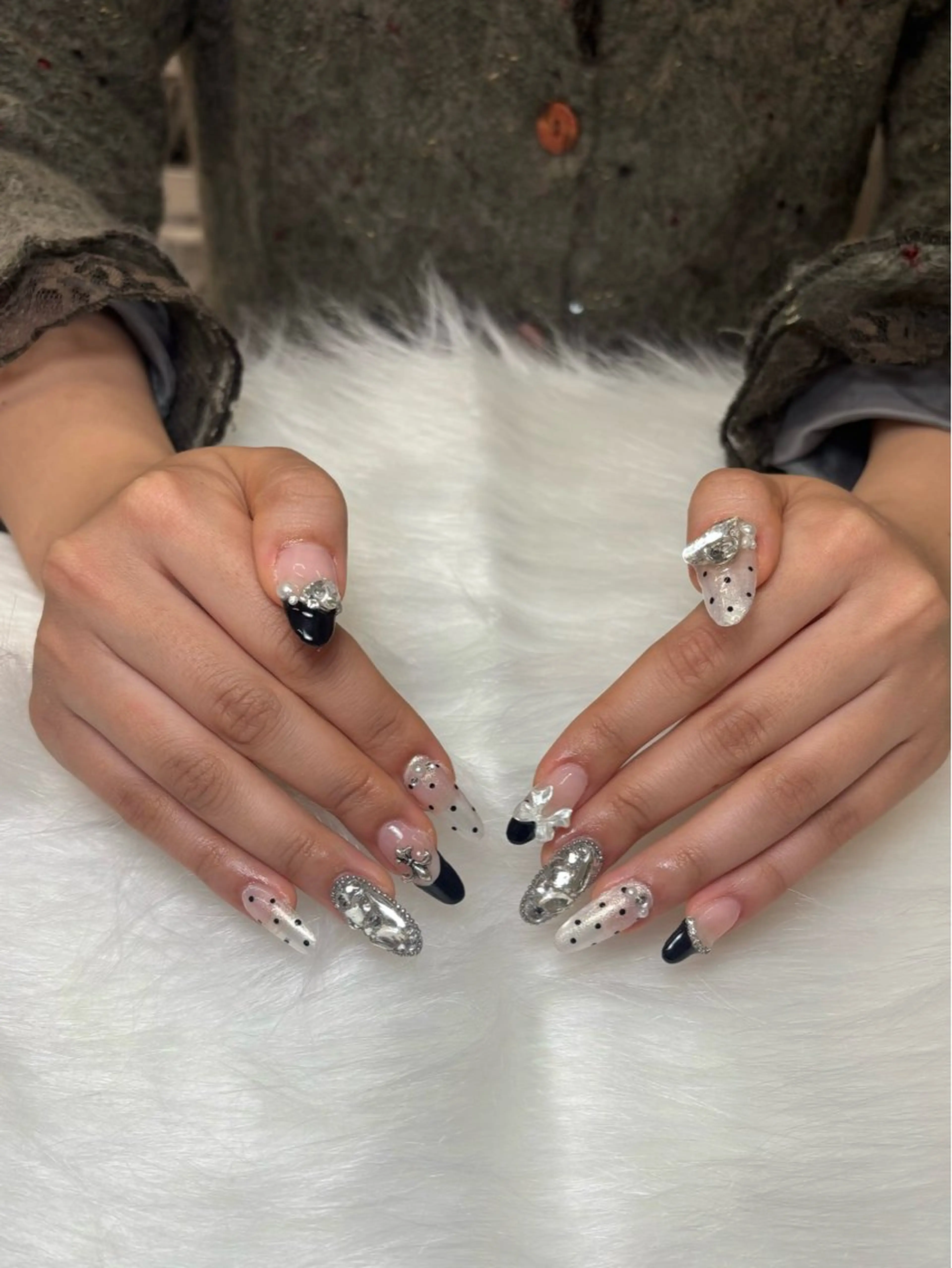 ネイル ドット フレンチネイル ハンドネイル MIHANA 西川口 / NAGISAᐩᕀのネイルデザイン