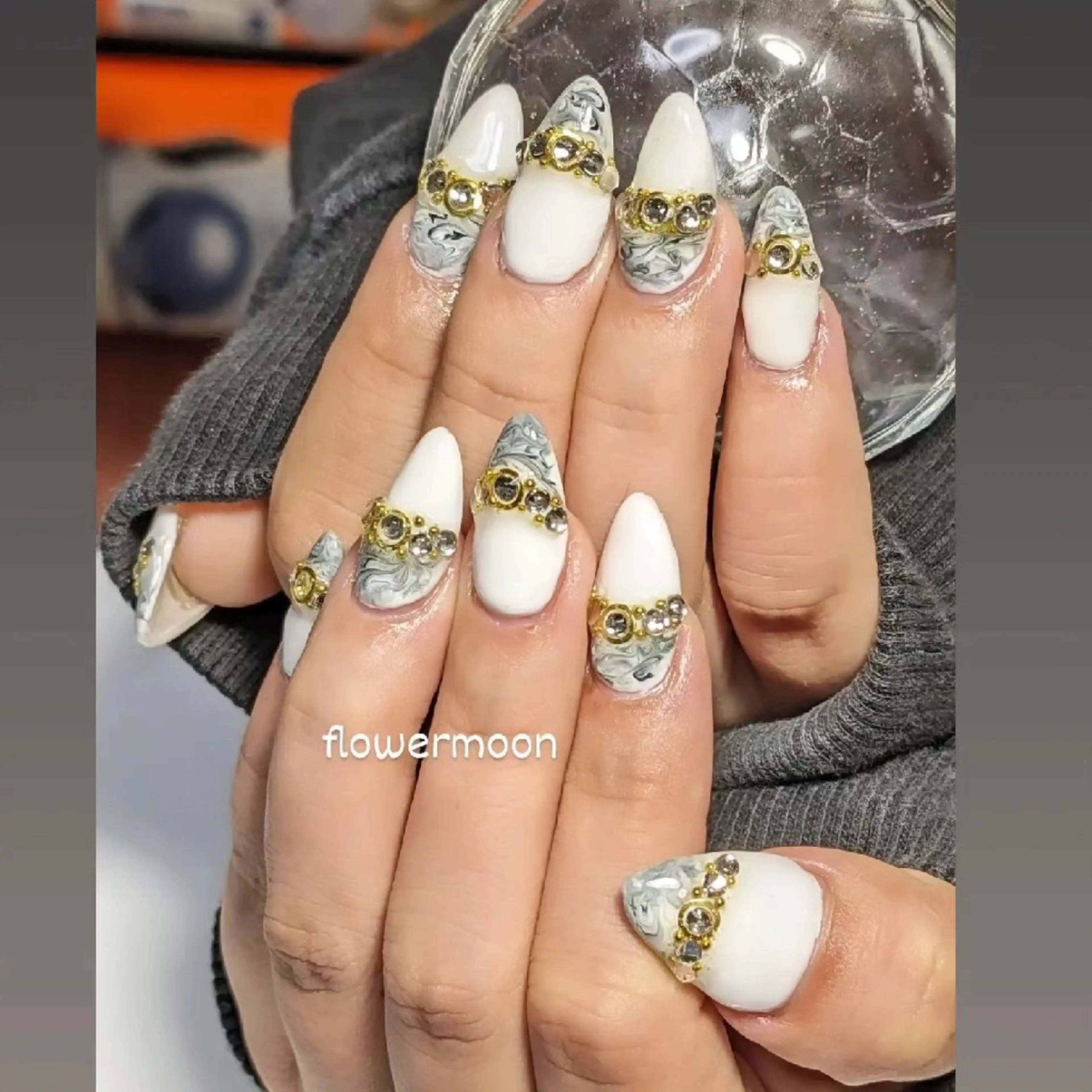 ネイル フレンチネイル 大理石ネイル(マーブル) フラワー ムーンのネイルデザイン