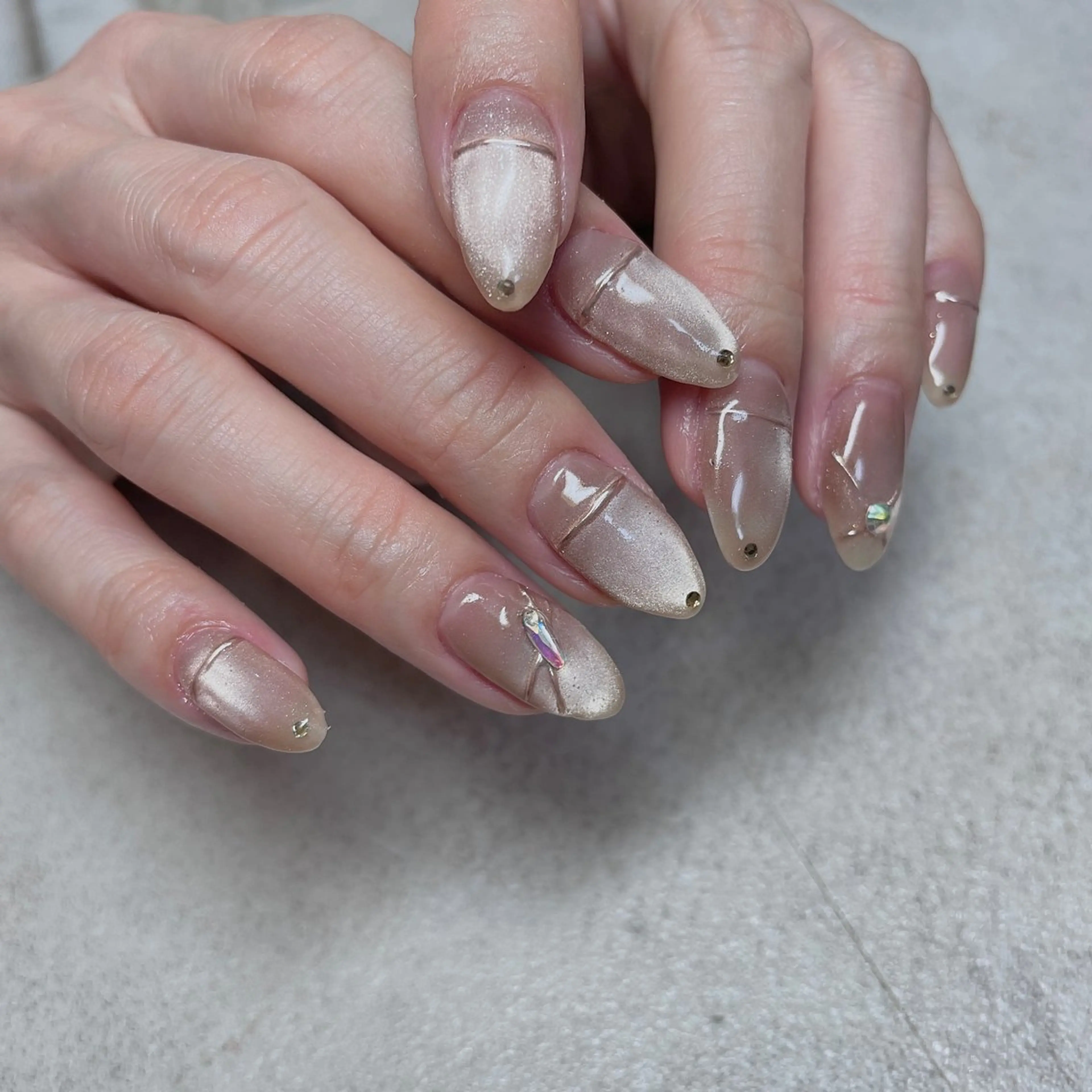 ネイル キラキラネイル ロングネイル マグネットネイル ミラーネイル ストーンネイル ハンドネイル acs.n所属・ネイル，耳つぼ 風間すみれのその他イメージ