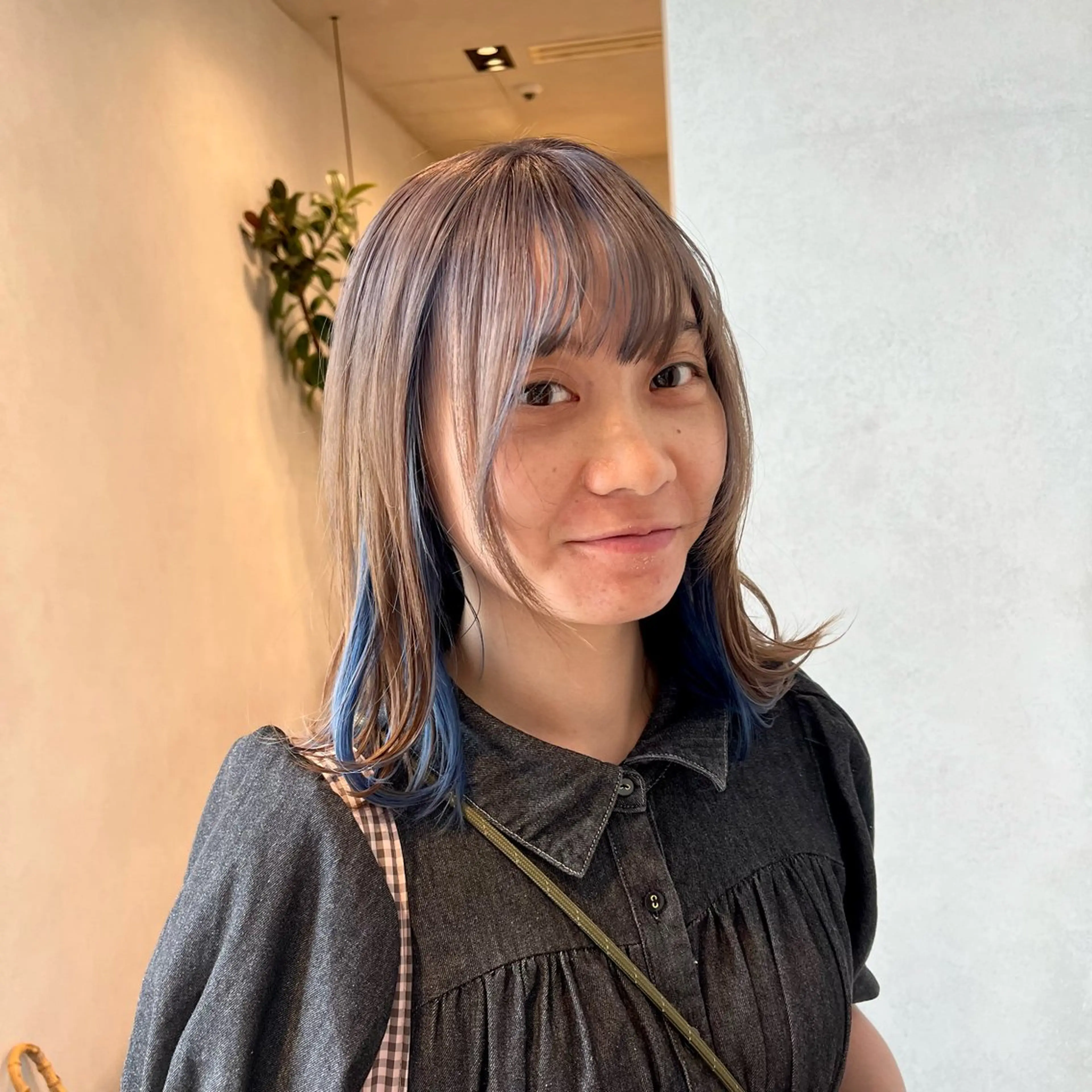 ミディアム カラー パーマ ベージュカラー ブリーチ ブルーカラー ハイライトカラー ハイトーンカラー ヘアカラー CANAAN hair salon 表参道店所属・🌿‬ナチュラルヘア /パーマ/蒼真🍃のヘアスタイル