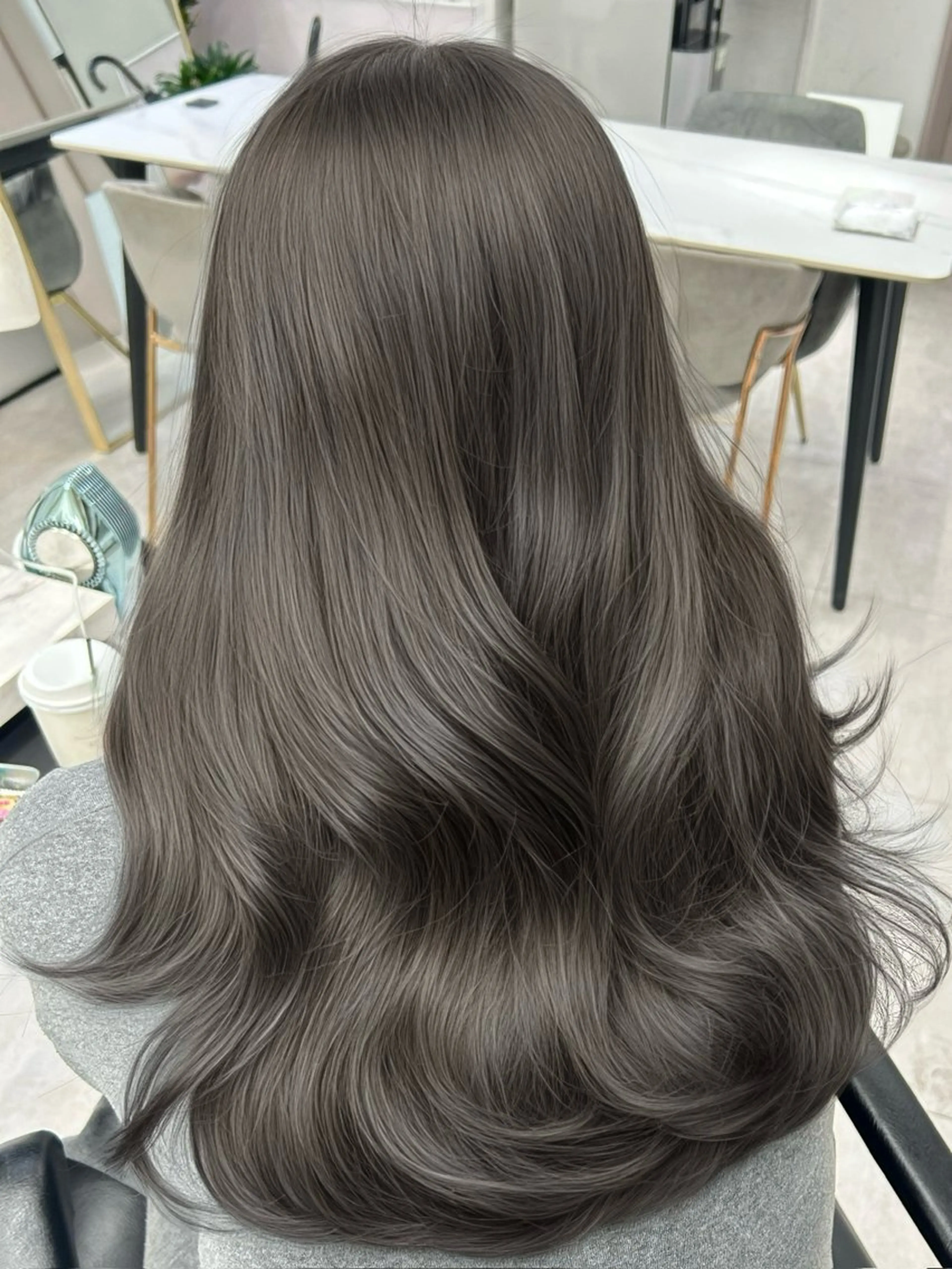 ロング カラー 韓国ヘア🇰🇷／ 艶カラー鈴木萌愛🩶のヘアスタイル