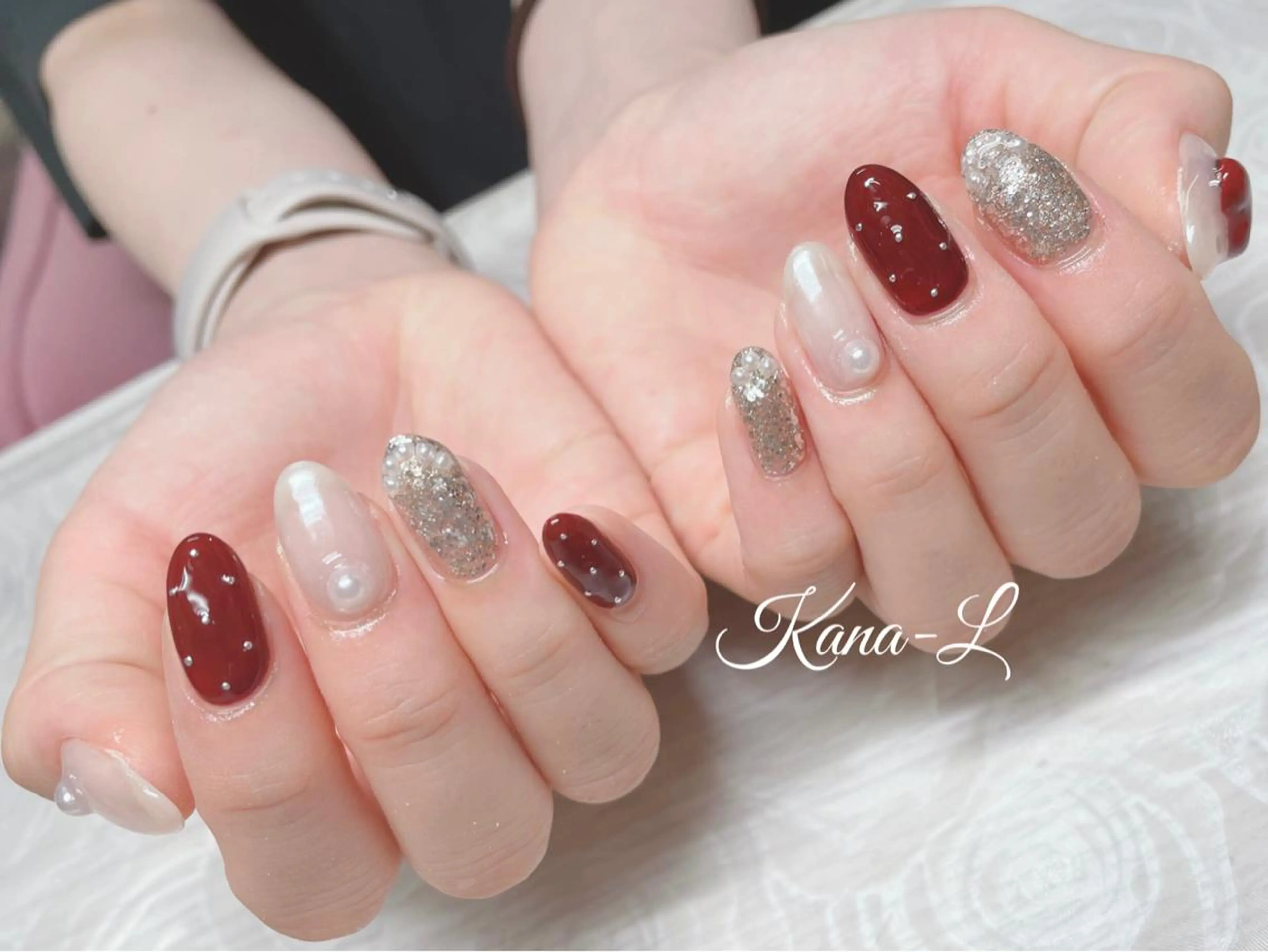 カラー ネイル ハート キラキラネイル 芦辺 香奈のネイルデザイン