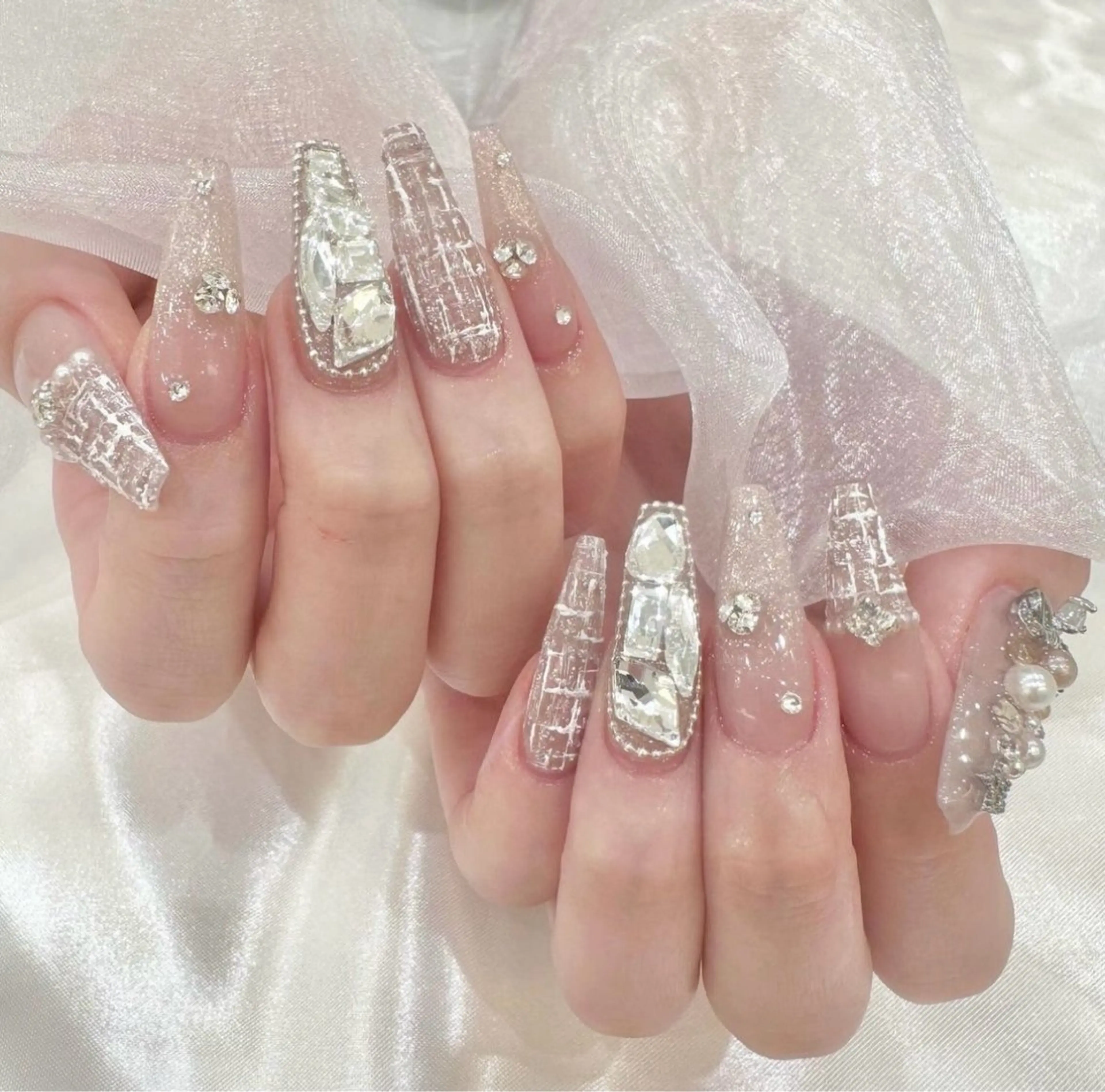 ネイル PEEKABOO京橋 EYE&NAILのマツエク・マツパデザイン