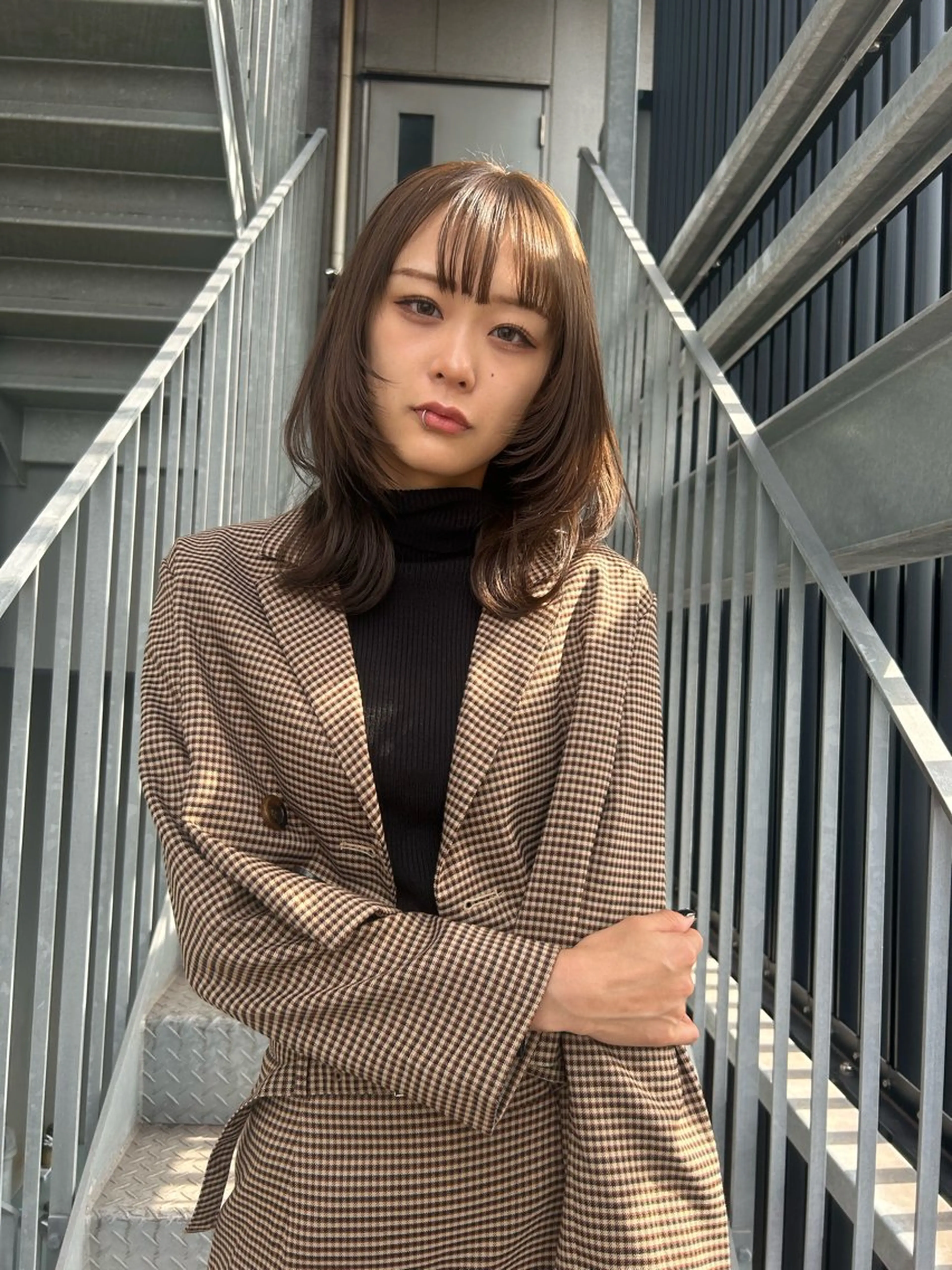 ミディアム カラー ブリーチ ダブルカラー ブリーチなしカラー 顔周りカット ウルフカット VISUALIST所属・小倉/レイヤー/ 顔周りカット/naoのヘアスタイル