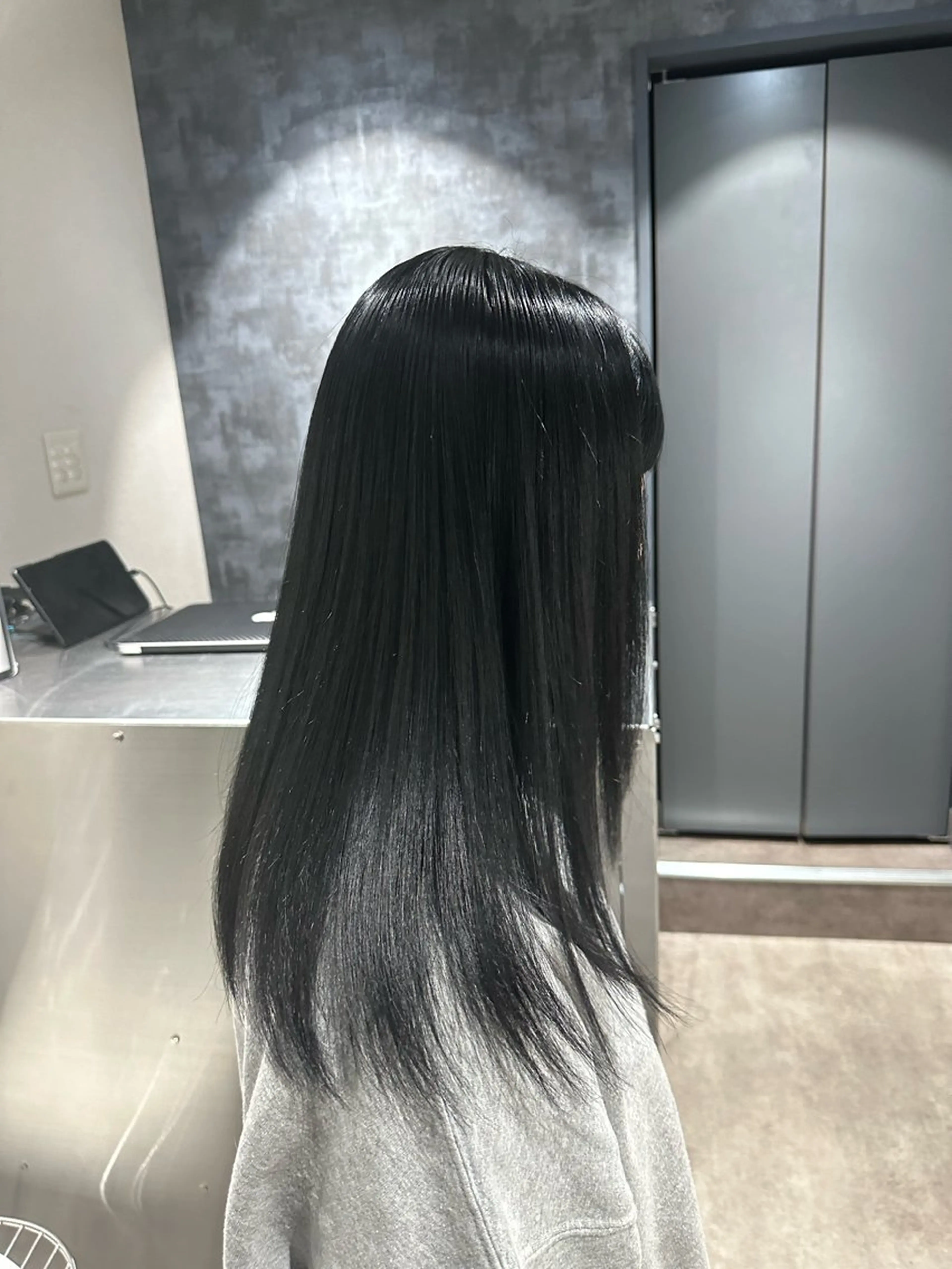 ロング カラー SALOWIN 原宿 iori所属・🌟原宿指名No.1 センターパート⭐️のヘアスタイル