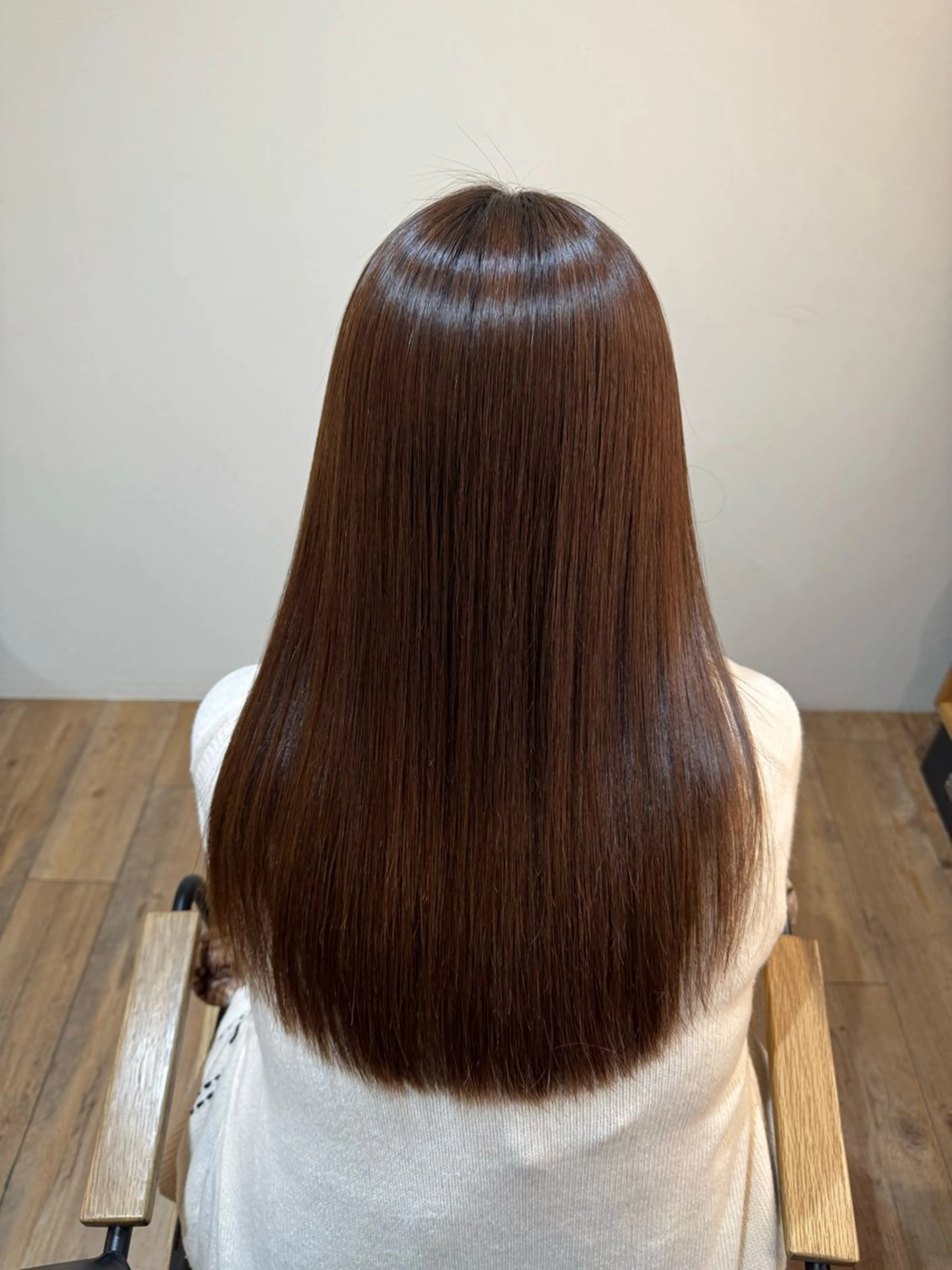 セミロング カット 縮毛矯正 トリートメント afloatkobe所属・美髪/髪質改善 川口凌弥のヘアスタイル