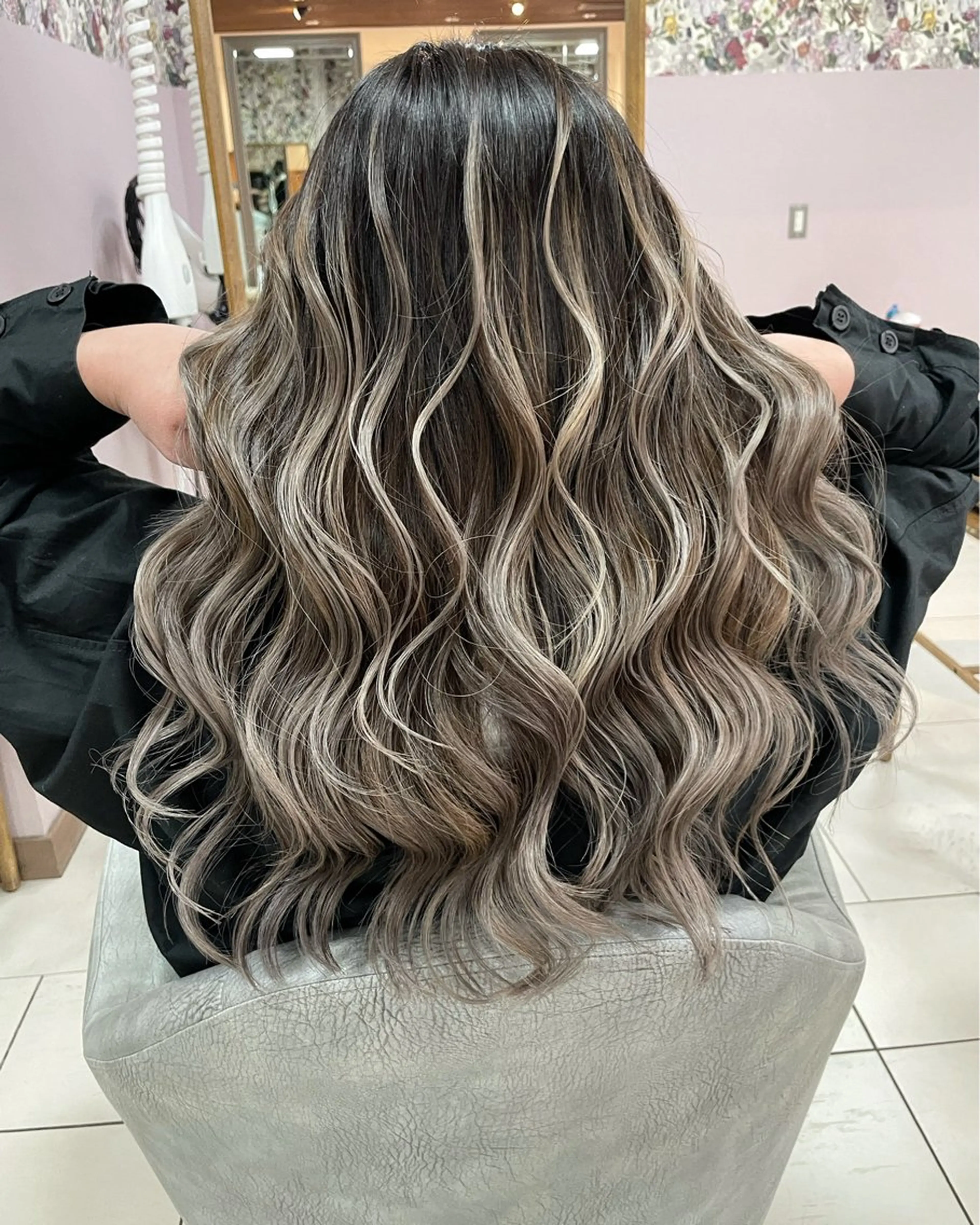 ロング ハイライト カット ヘアカラー トリートメント REVE所属・TAKU 美容師のヘアスタイル