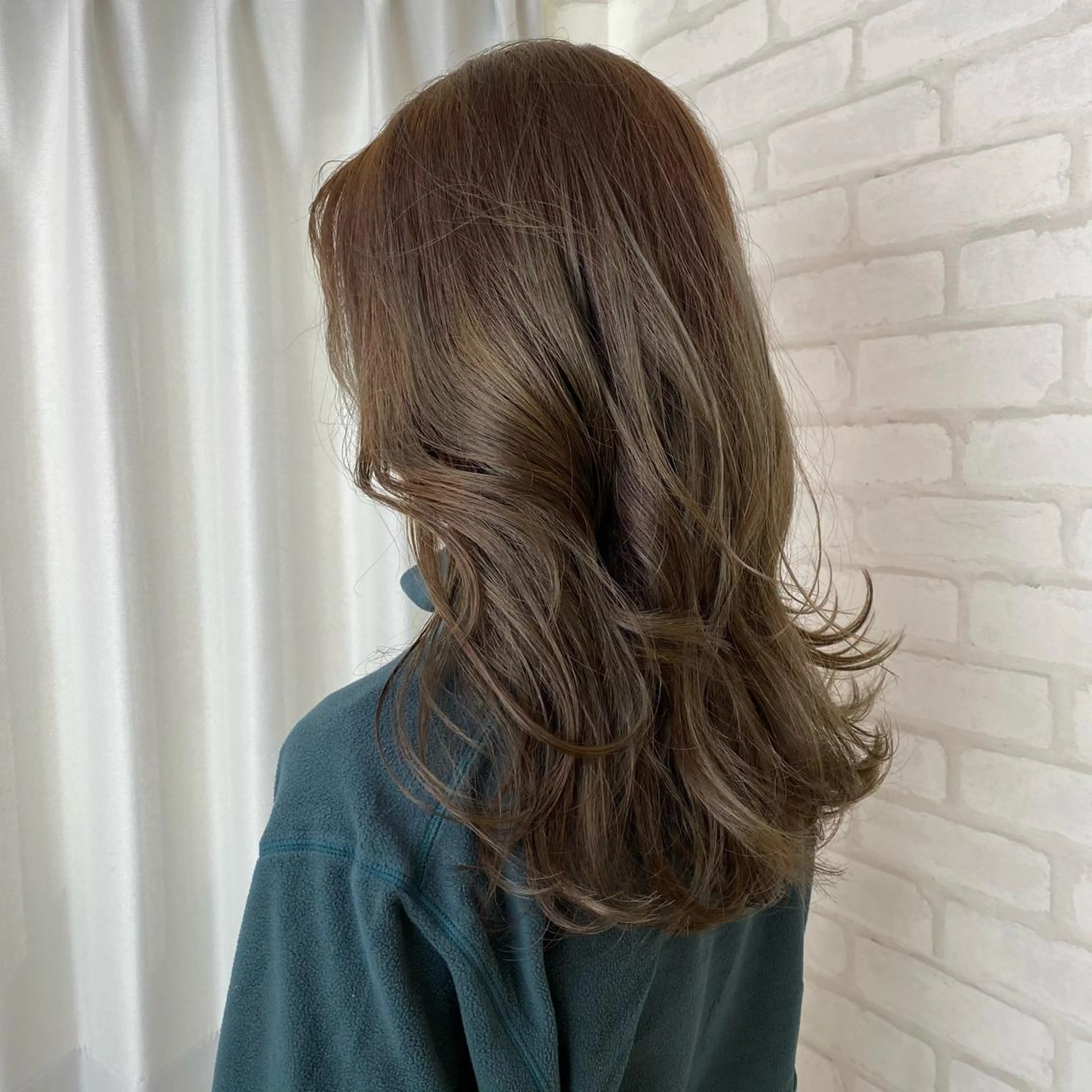 セミロング カラー abilita AZUSAのヘアスタイル