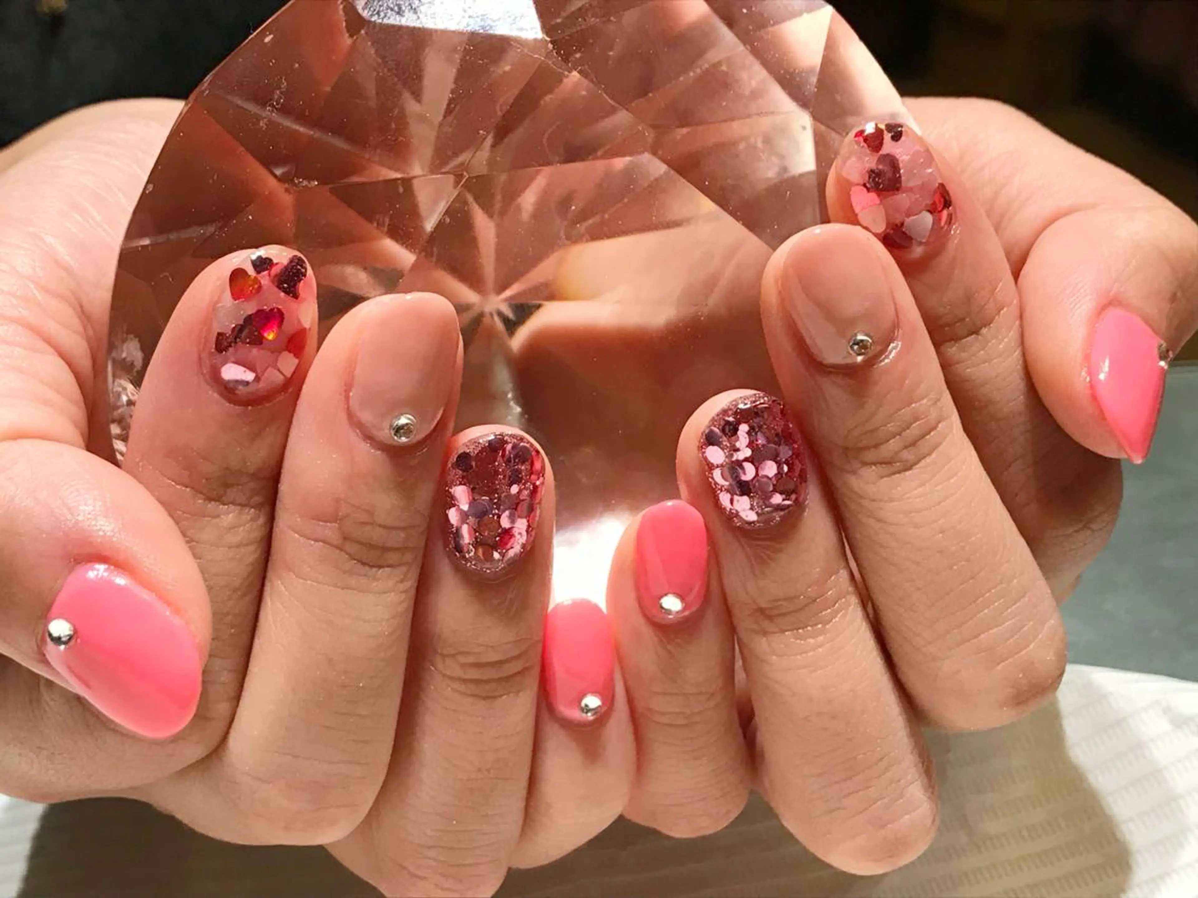 ネイル ジェルネイル ホログラムネイル シンプルネイル バレンタイン YUN 💅のネイルデザイン