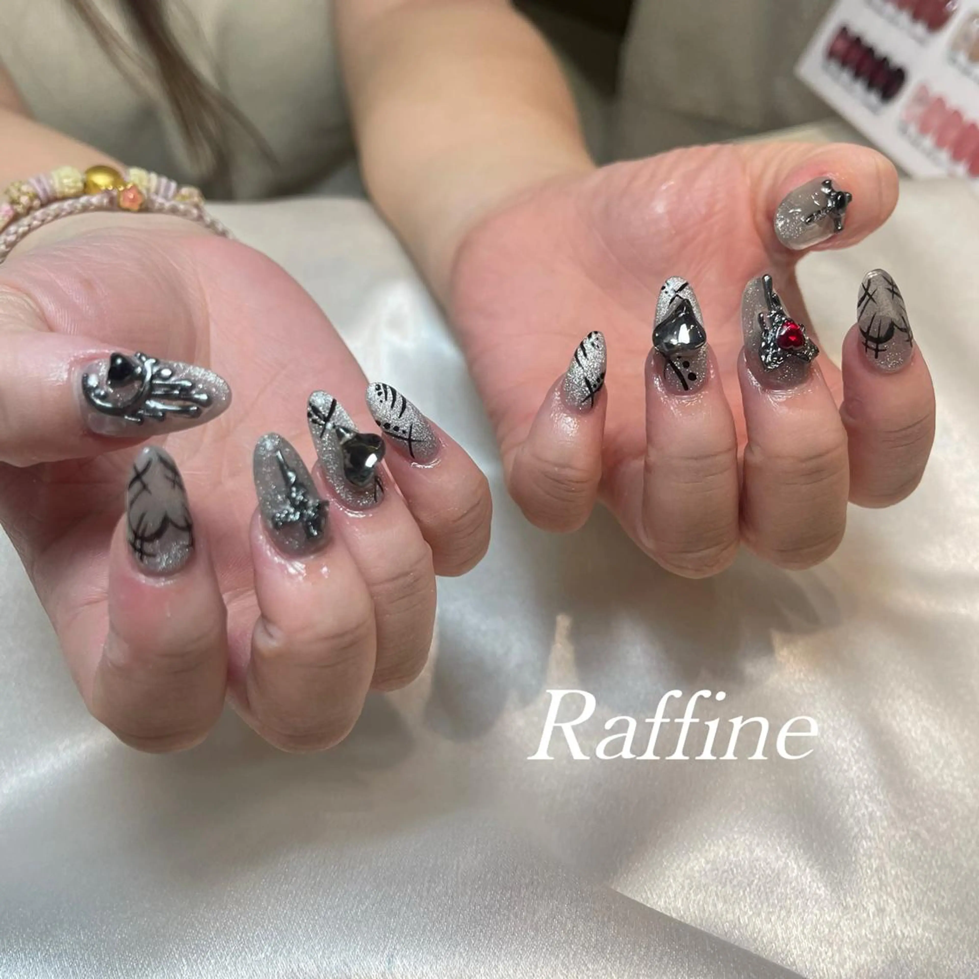 ネイル RAFFINE 月🦋🩵のネイルデザイン
