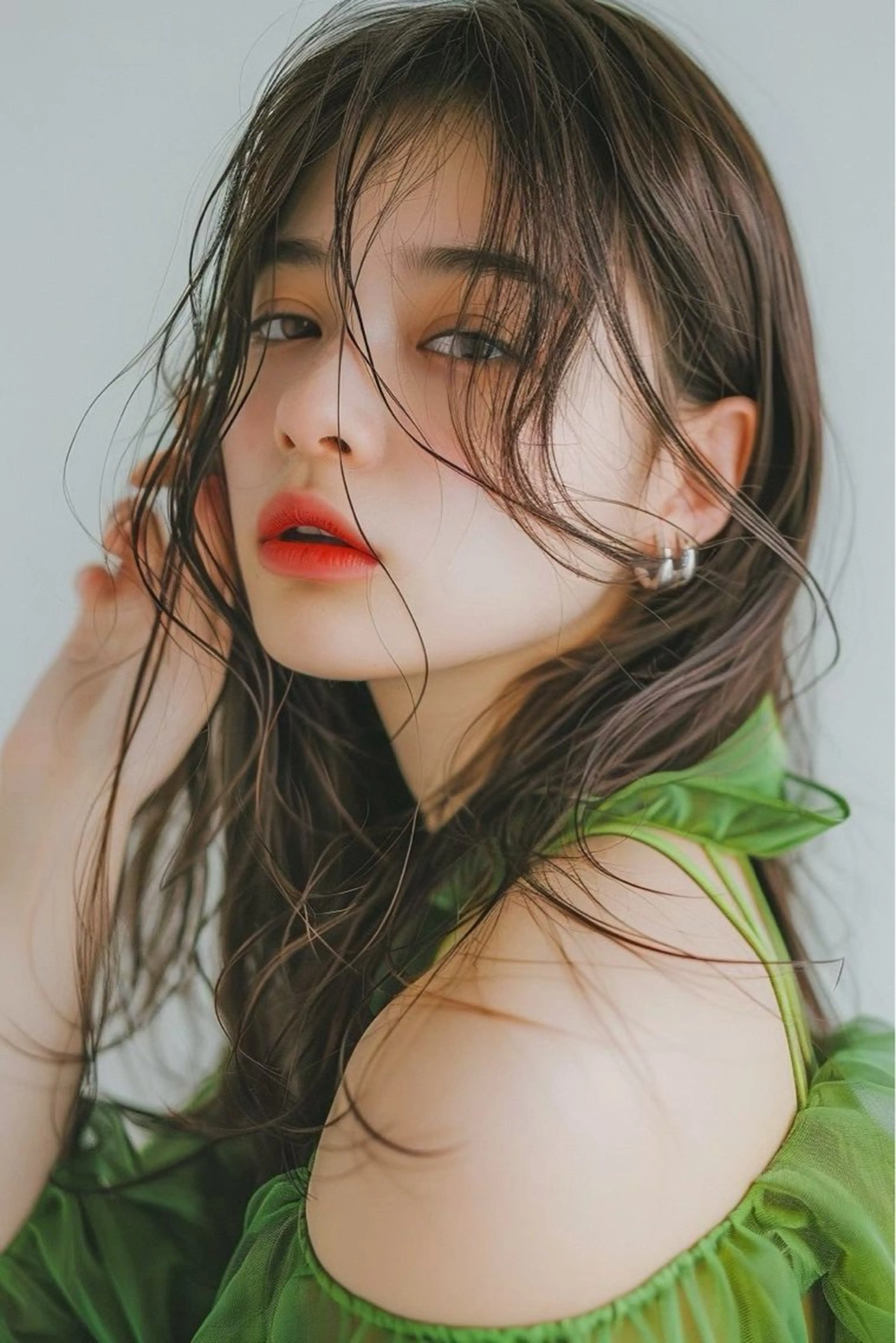 ミディアム カラー カット ヘアカラー トリートメント 最新ケアカラー 髪質改善YUTOのヘアスタイル