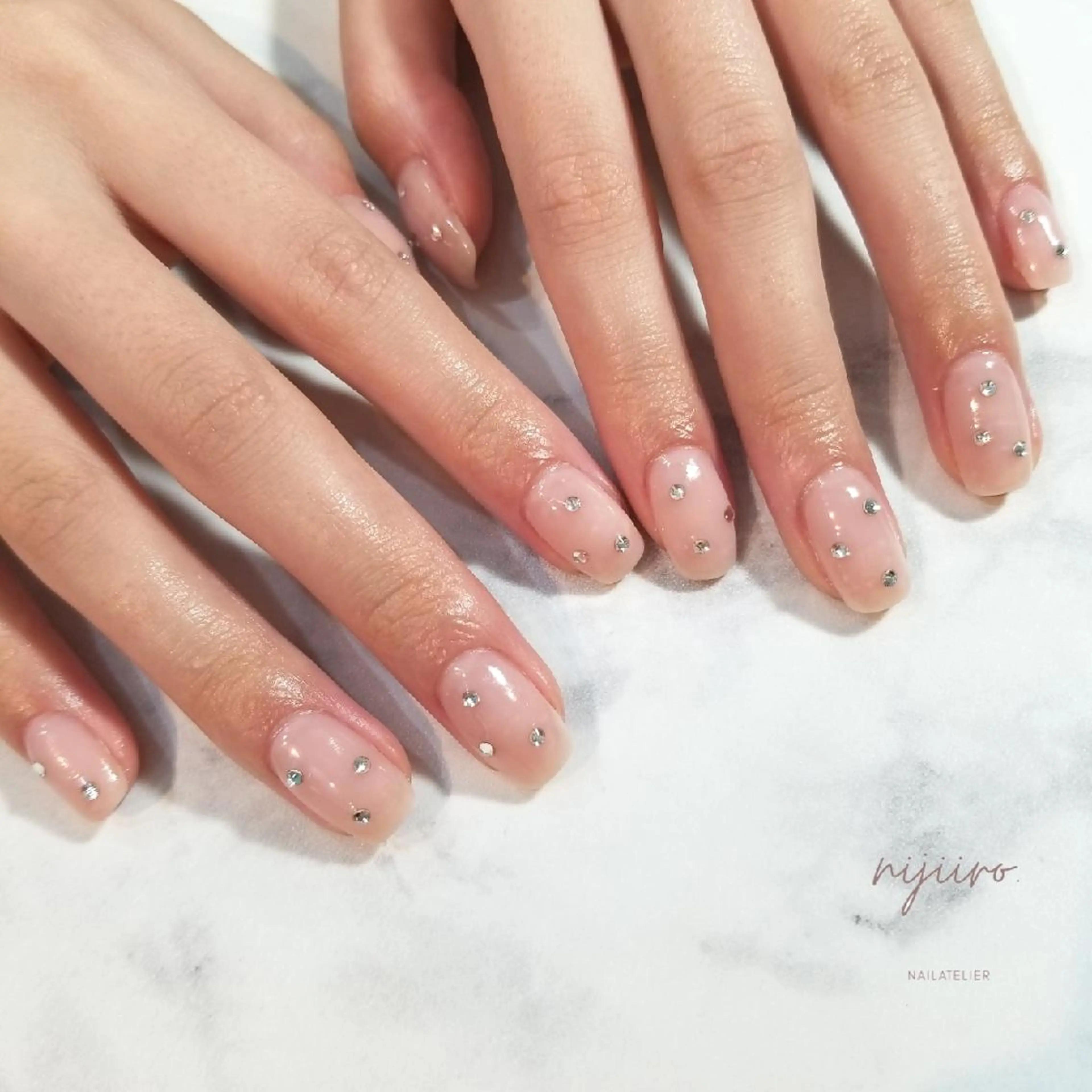 ネイル ストーンネイル ハンドネイル nailatelier nijiiro.所属・nijiiro🌈 サトウのネイルデザイン
