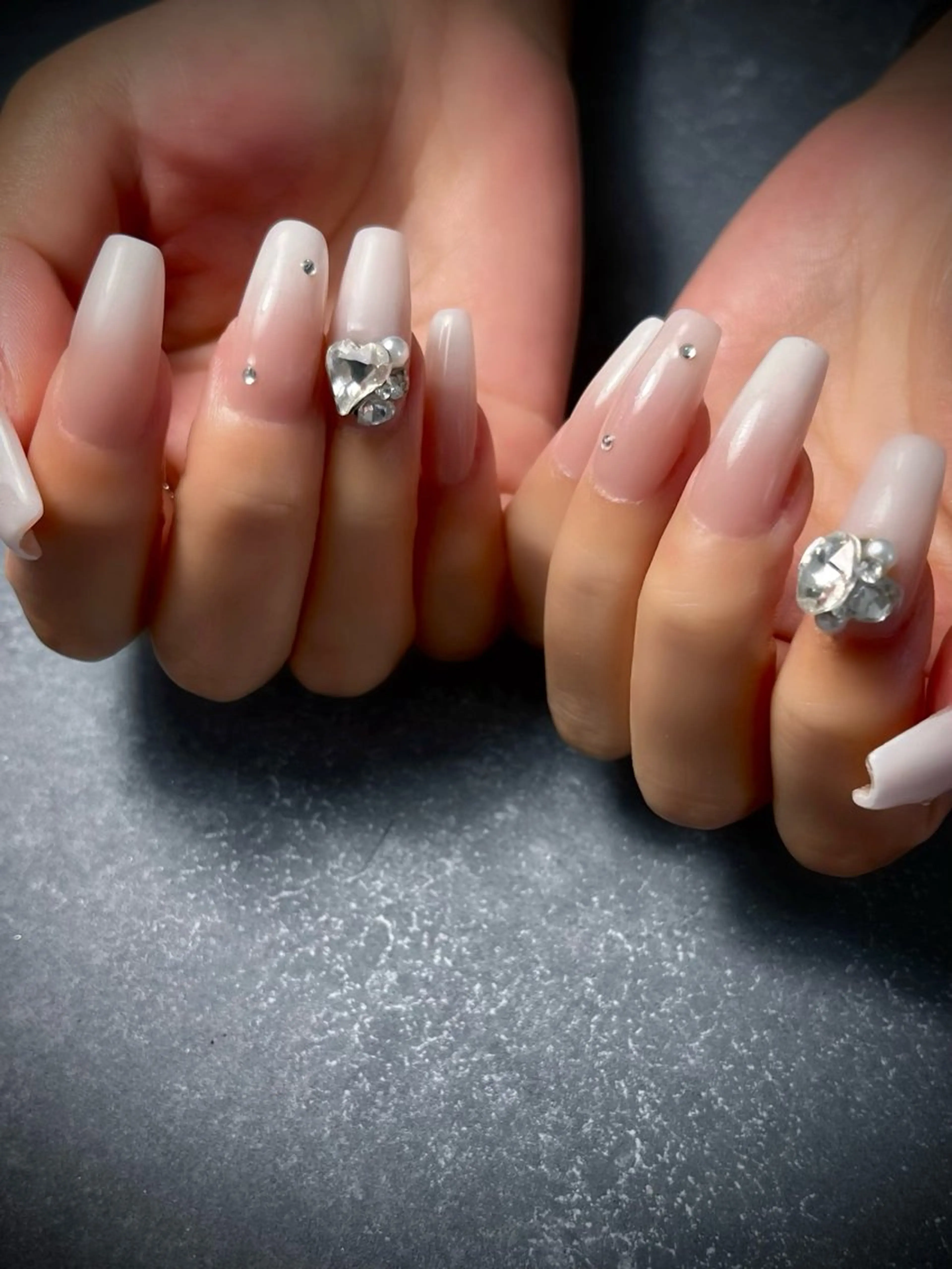 ネイル キラキラネイル マグネットネイル ワンカラーネイル スカルプネイル ワンホンネイル nine.🦋 YUKOのネイルデザイン