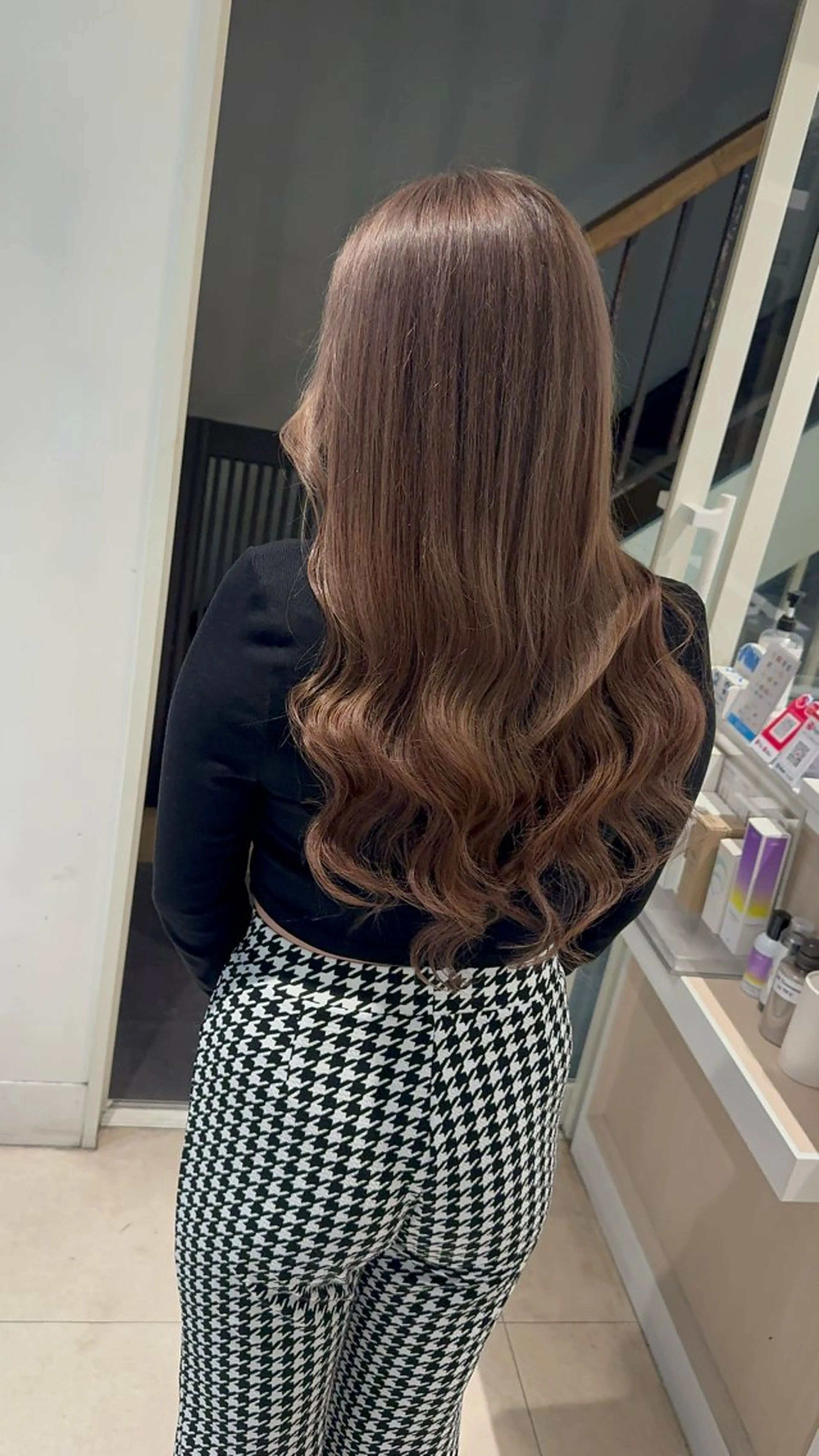 セミロング カラー ヘアアレンジ 🔥ハイトーンカラー ギャルNAOKI🔥のヘアスタイル