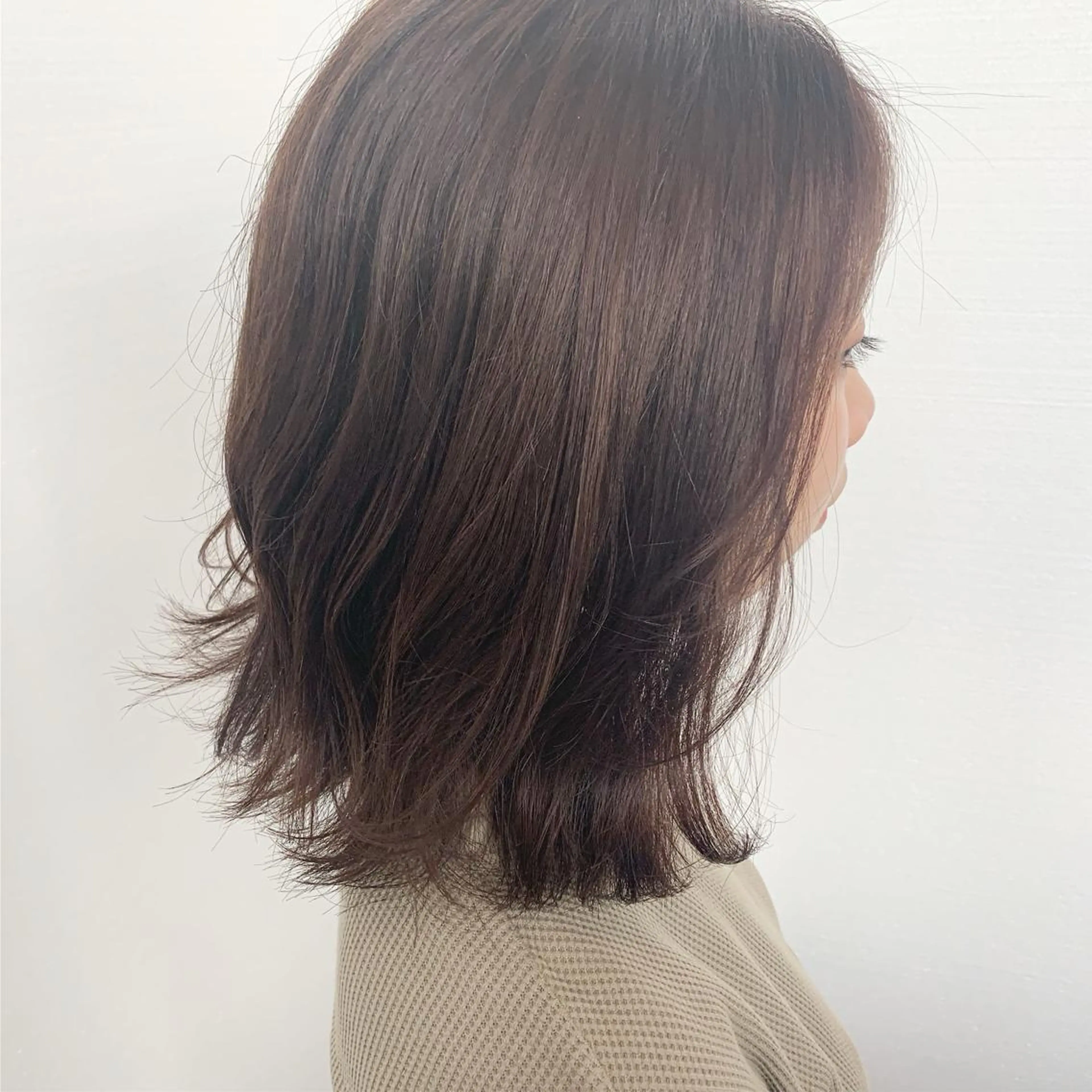 セミロング カラー ベージュカラー ピンクカラー ピンクベージュ カット ヘアカラー トリートメント 【Uneユヌ】菊地 春那のヘアスタイル