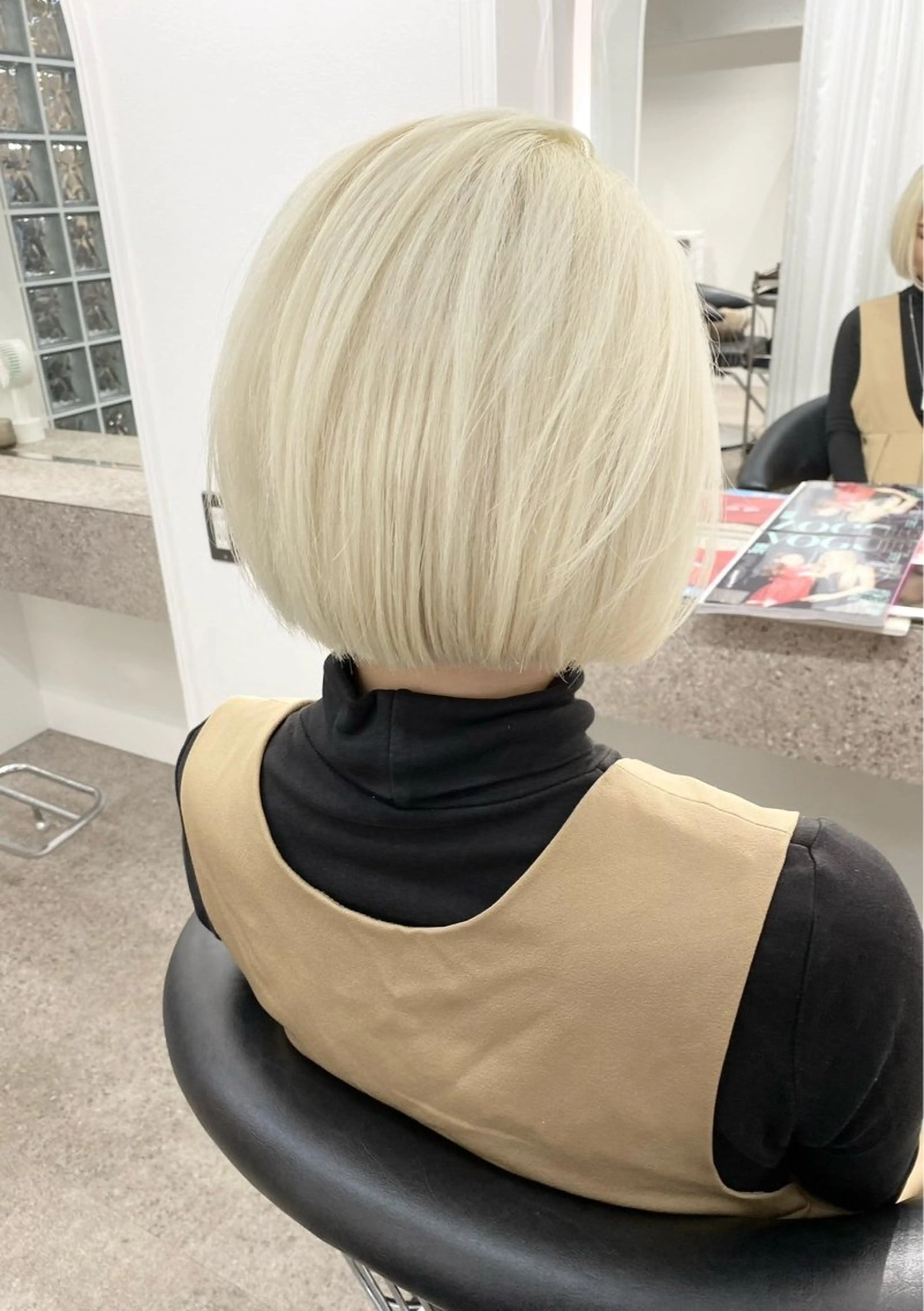 ショート カラー ブリーチ 抜きっぱなしブロンド ブロンド ケアブリーチ ホワイトブロンド ヘアカラー トリートメント 名古屋/髪質改善 /ミサトのヘアスタイル
