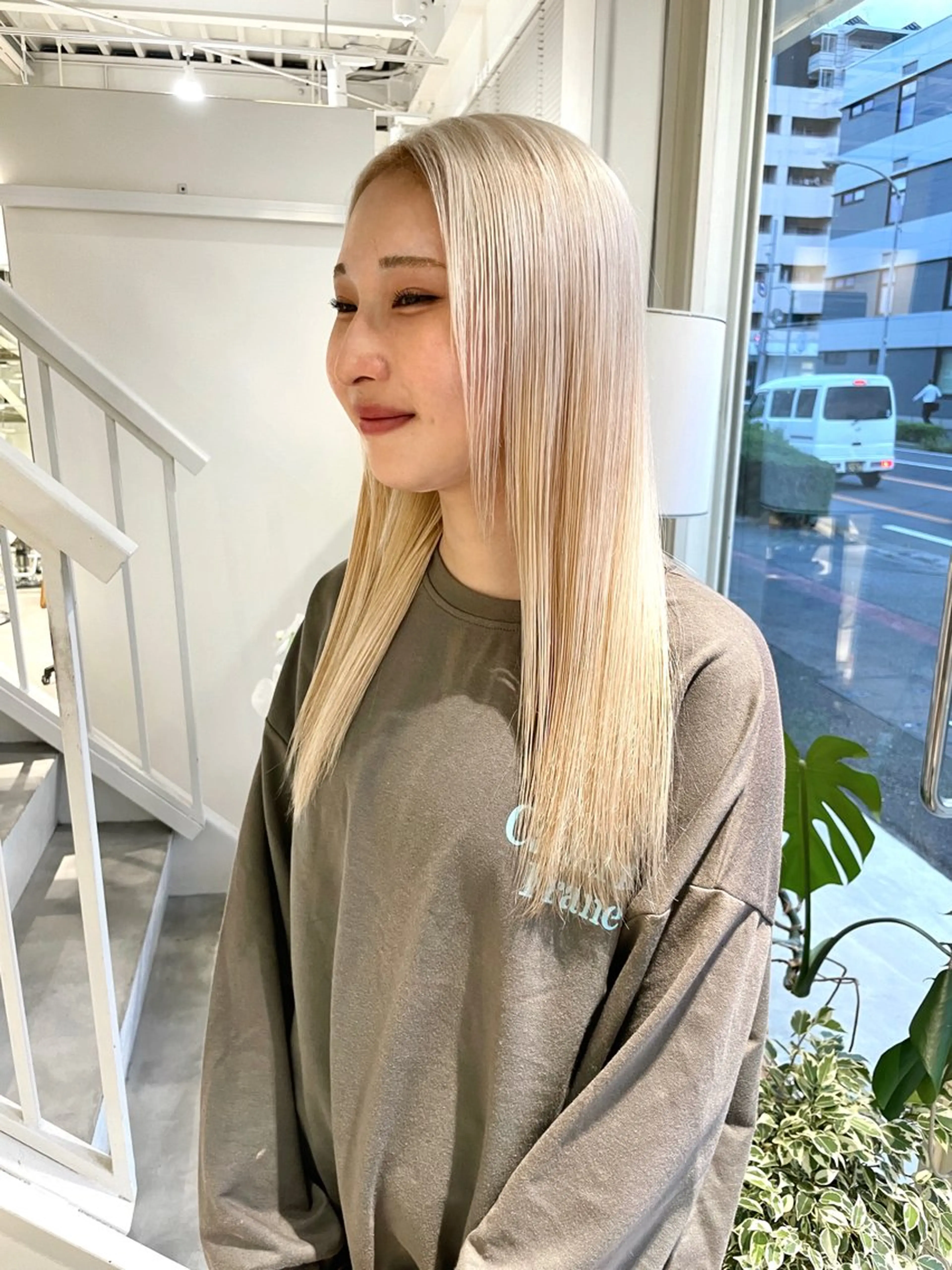 ロング カラー ヘアカラー 林 千聖のヘアスタイル