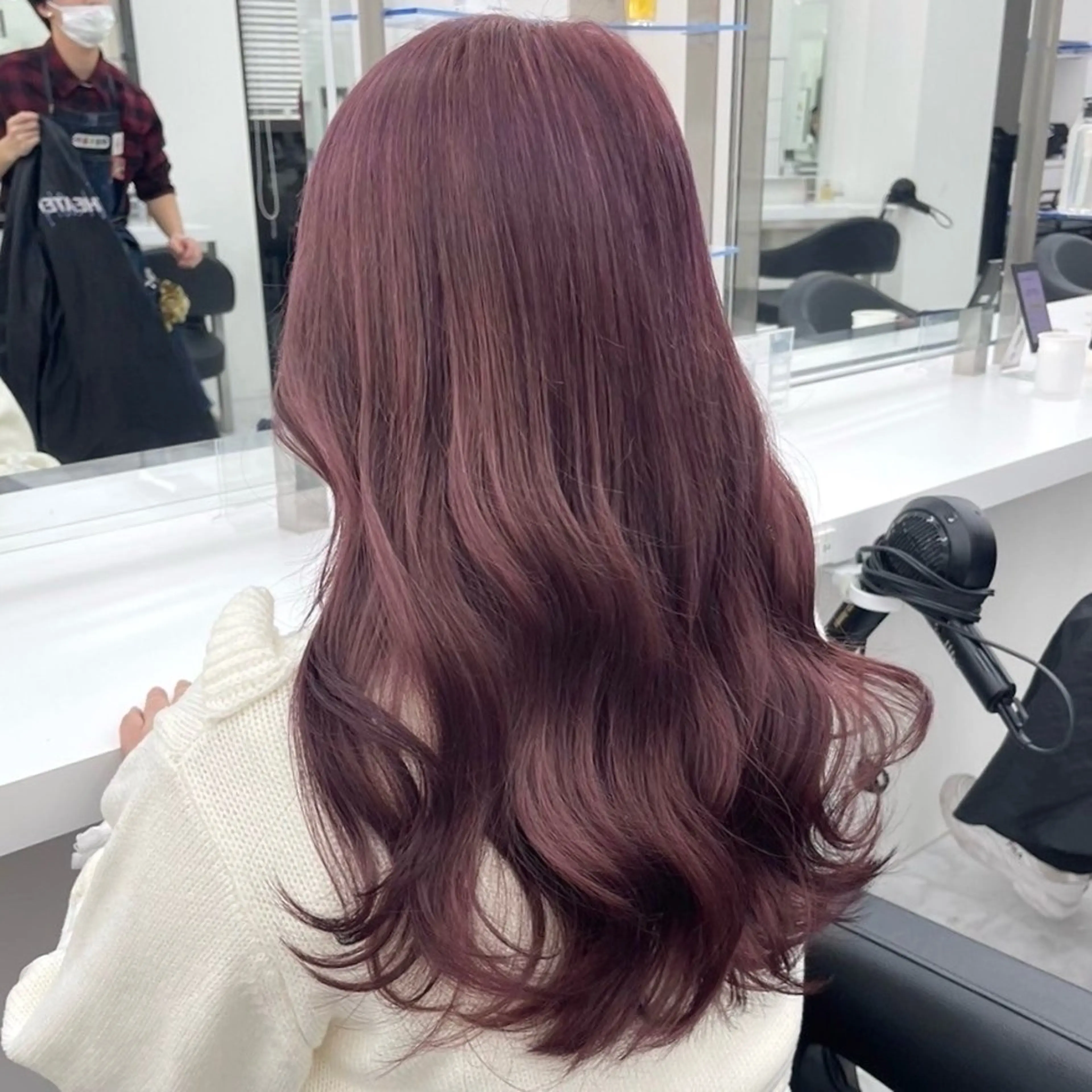 ロング カラー ヘアカラー トリートメント ヘッドスパ 韓国風艶髪🎀 暖色カラー🤍のヘアスタイル