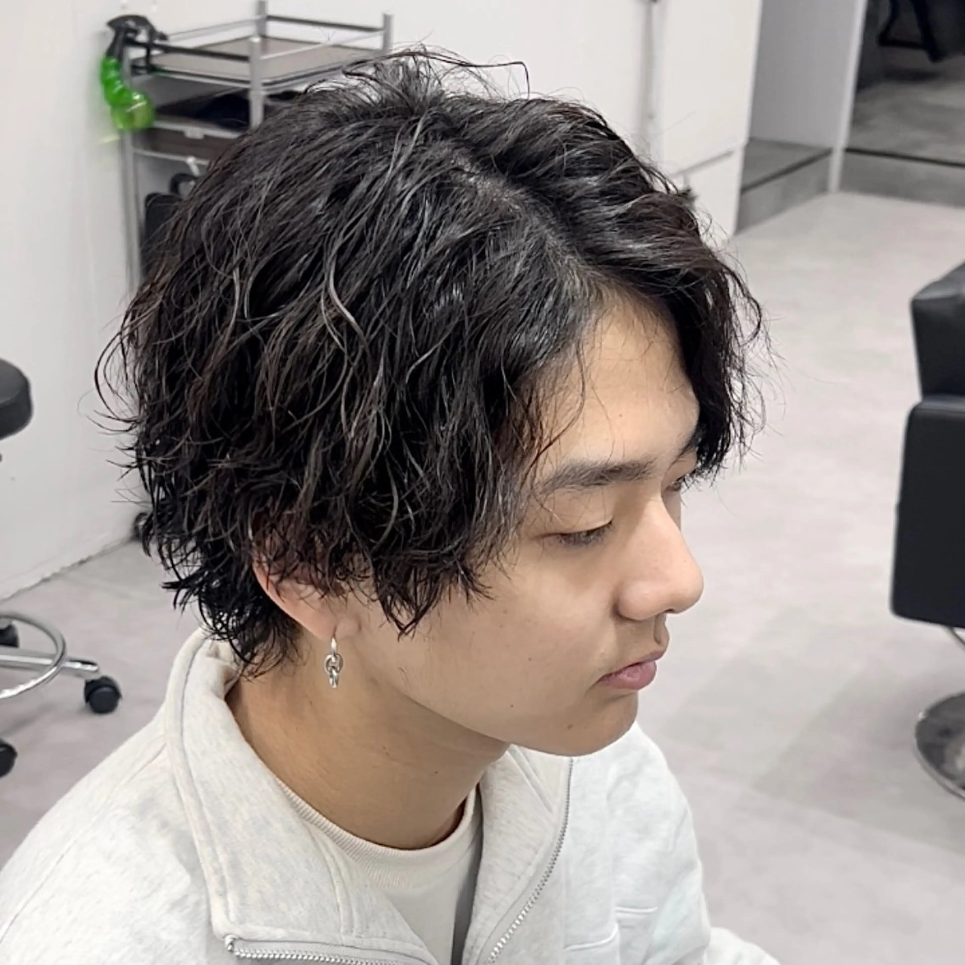 パーマ メンズ メンズパーマ ツイストスパイラルパーマ スパイラルパーマ 曲がる縮毛矯正 LIBER 岩名のヘアスタイル