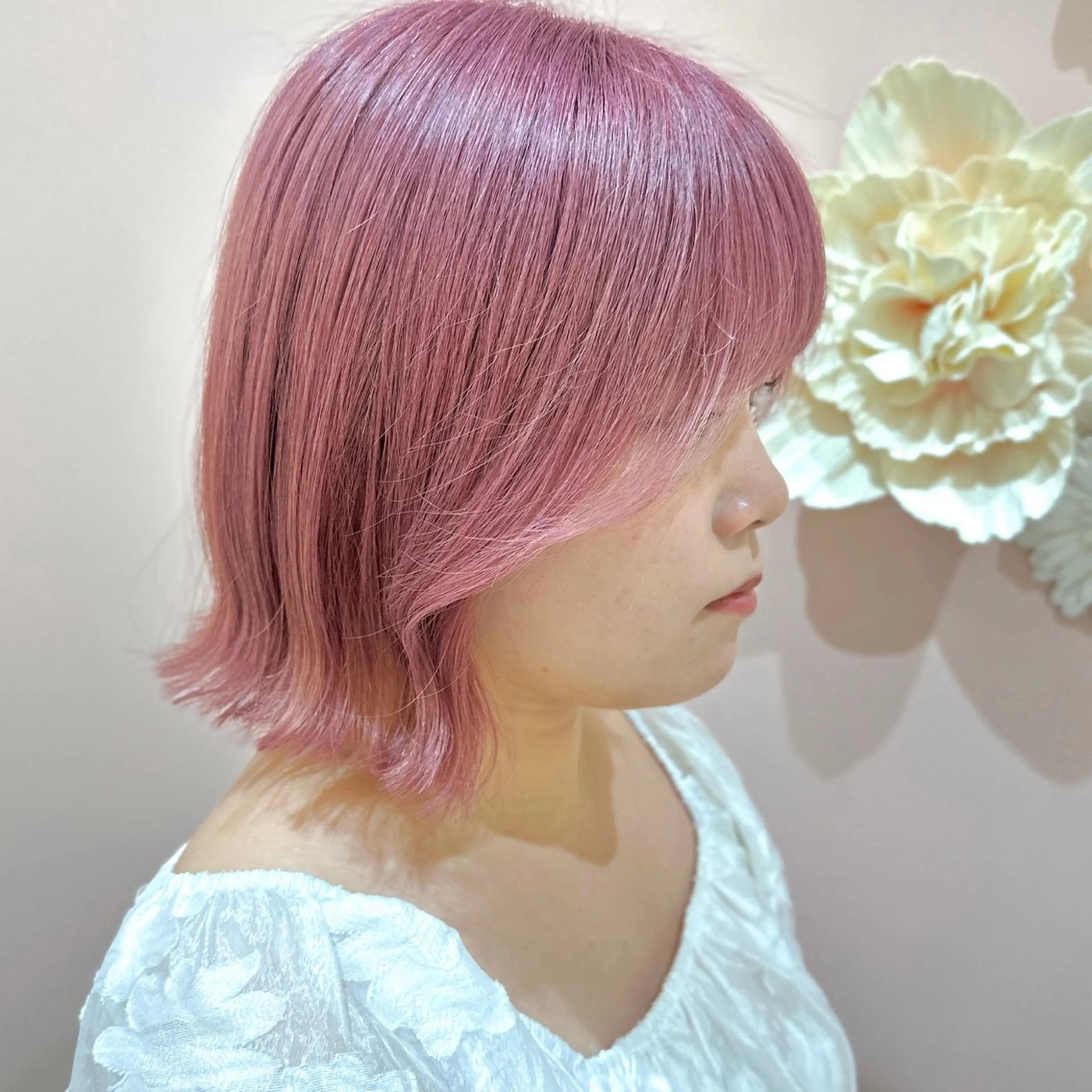 ミディアム カラー ブリーチ ピンクカラー カット ヘアカラー トリートメント レイヤーカット/ ハイトーンchimiのヘアスタイル