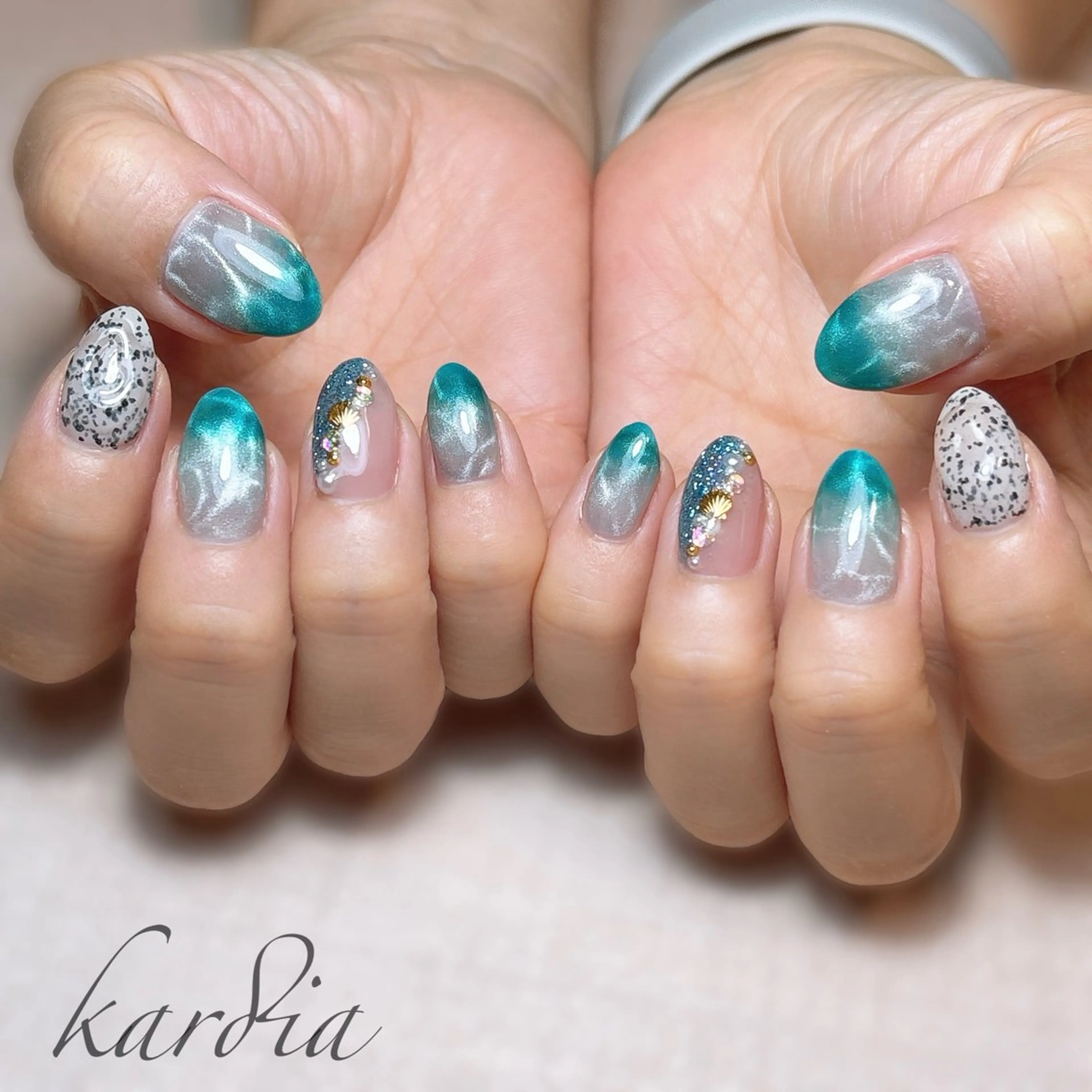 ネイル ハンドネイル καρδιά -ｶﾙﾃﾞｨｱ-のネイルデザイン