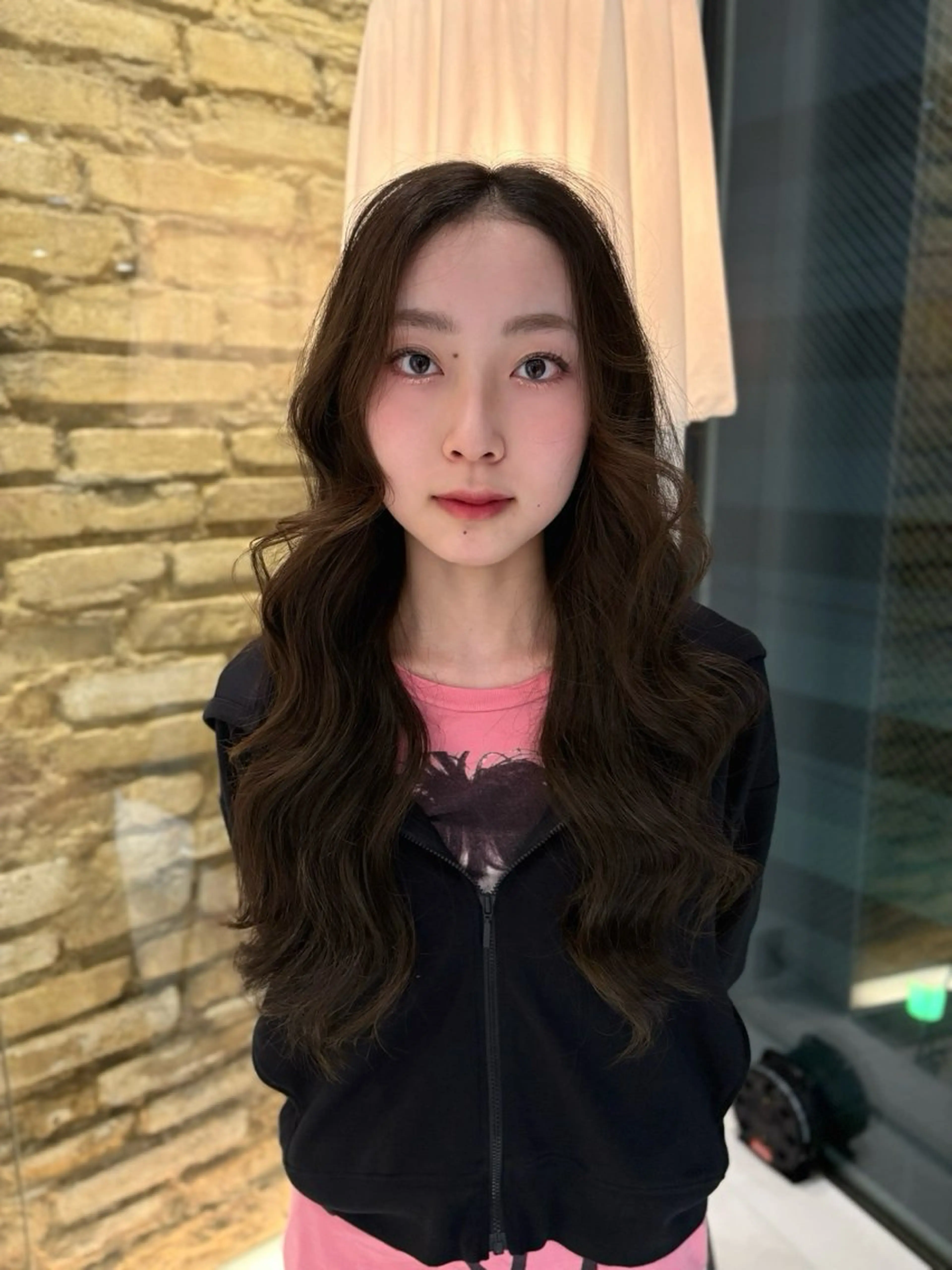 ロング レイヤーカット hair make BEHIVE ichibancho AVEDA所属・渡邉  日向子 ・レイヤー、縮毛矯正のヘアスタイル