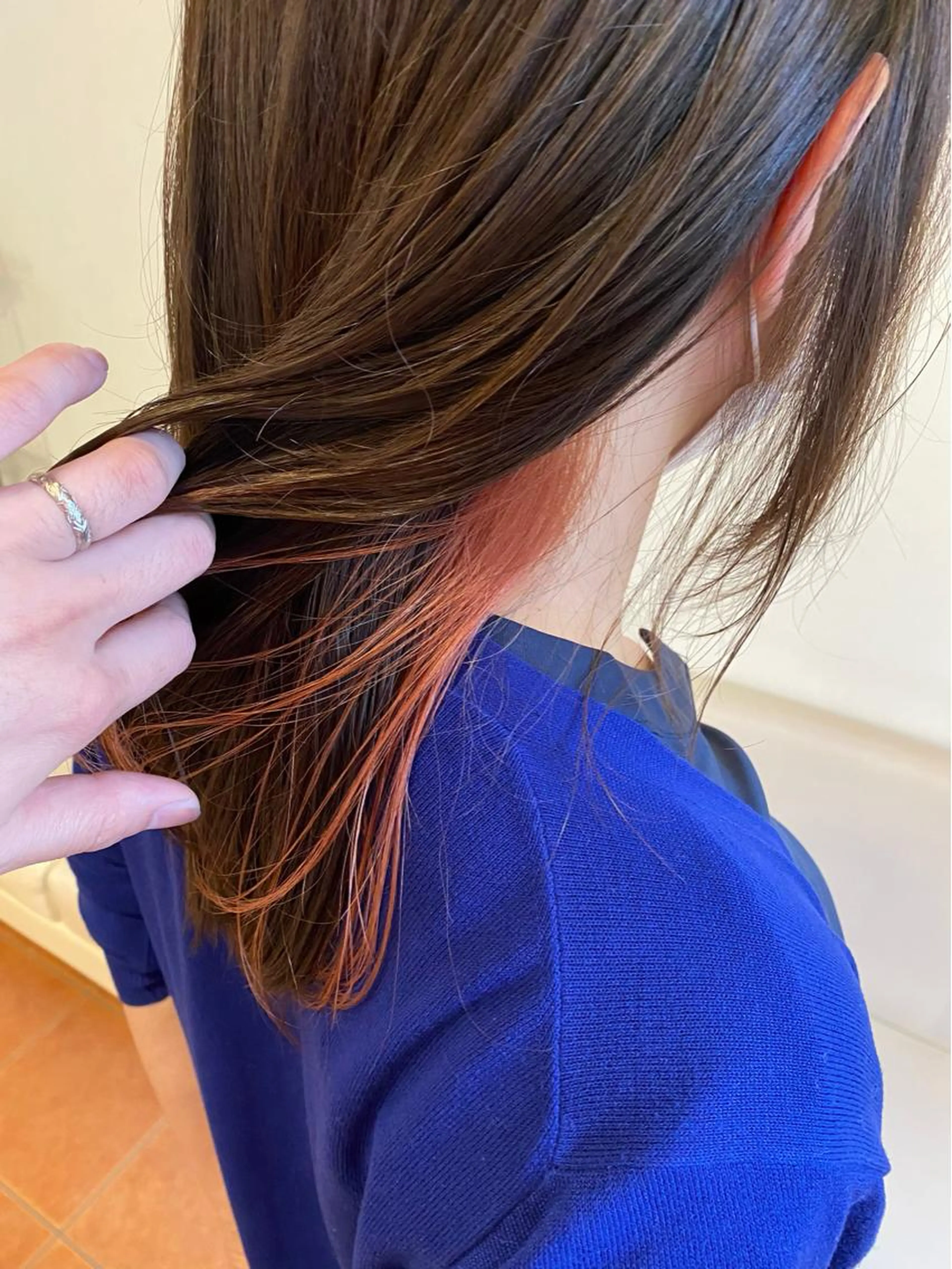 【アクセント】インナーアクセサリーカラー×全体カラー×ミルボントリートメント（前処理TR ナノバブル ケアブリーチ込み）の写真