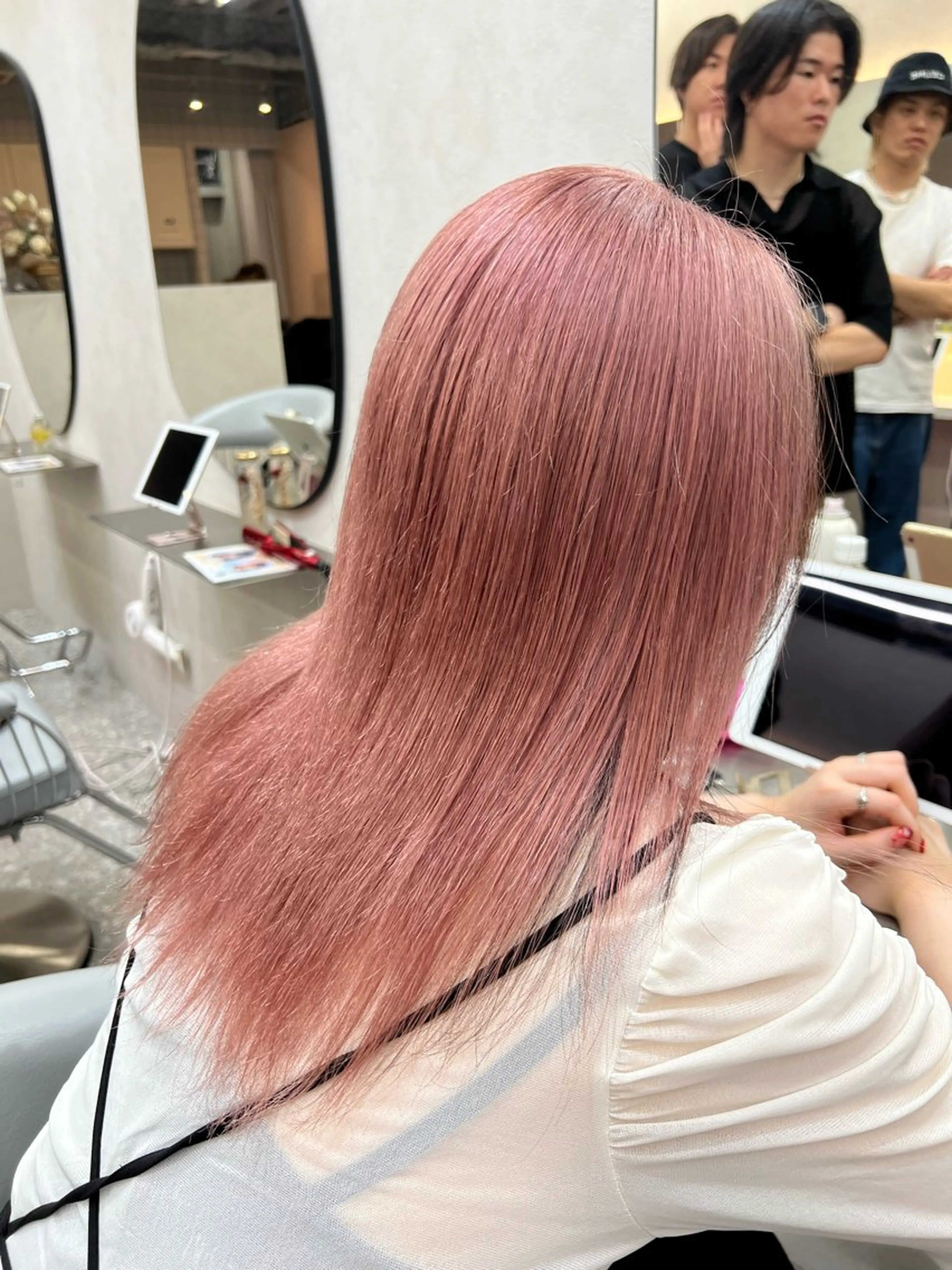 セミロング シールエクステ エクステ 顔周りカット 髪質改善 韓国風ヘア ヘアカラー トリートメント 新宿/韓国レイヤー/ 髪質改善/佐藤航のヘアスタイル