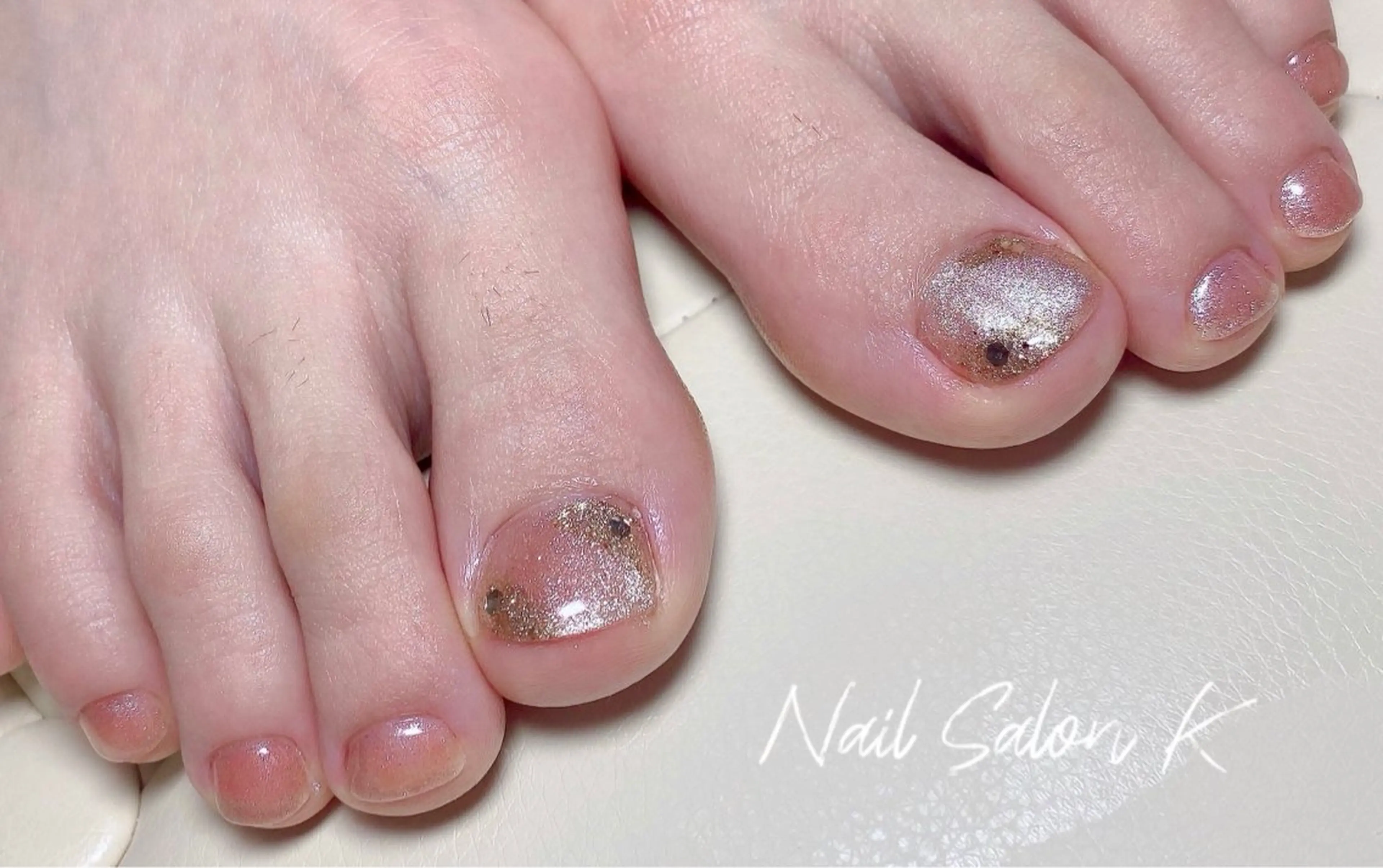 ネイル キラキラネイル ラメ(グリッター) マグネットネイル フットネイル Nail Salon K 🧸美爪育成のネイルデザイン