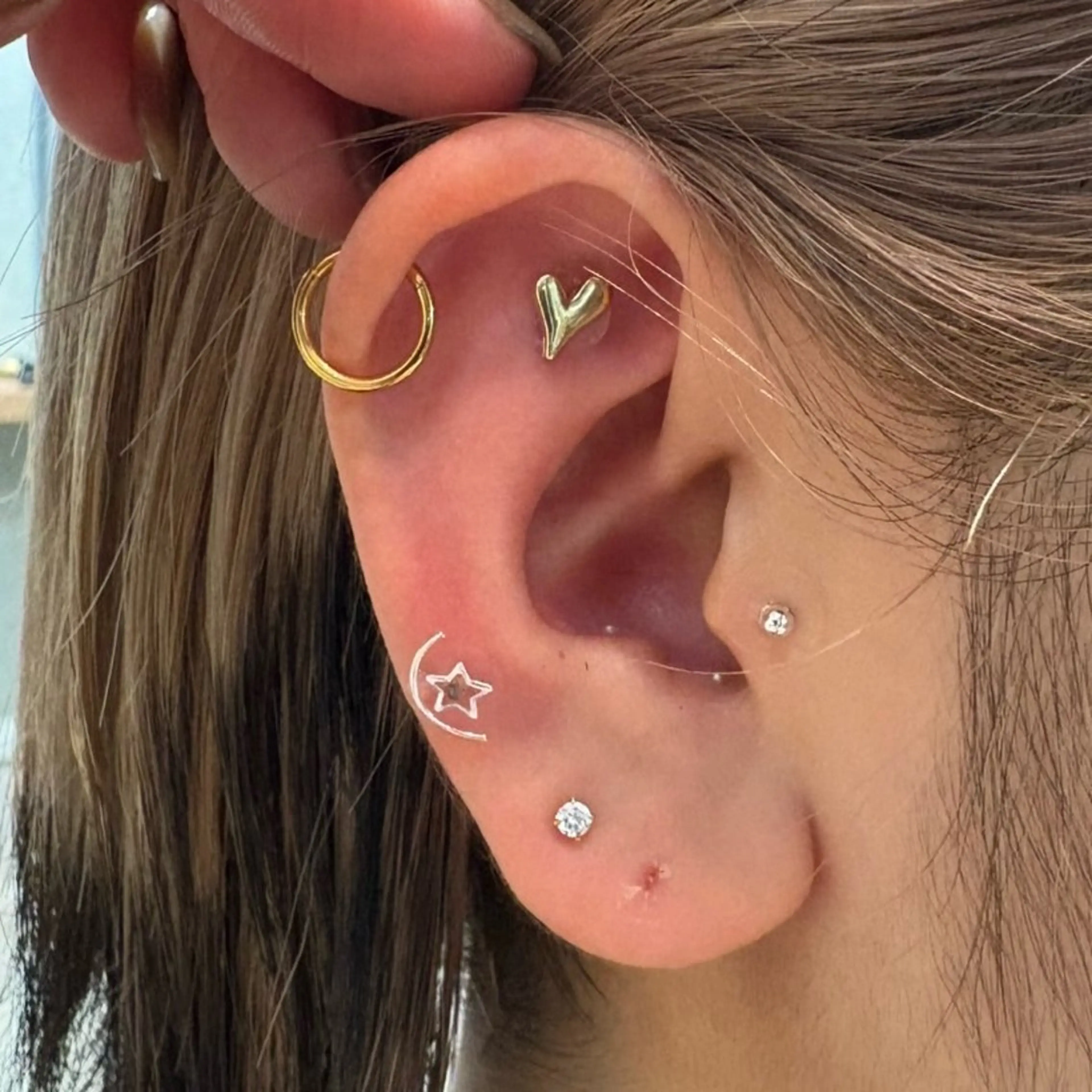 ボブ/プツッとボブ/ 暖色カラー/モエのヘアスタイル