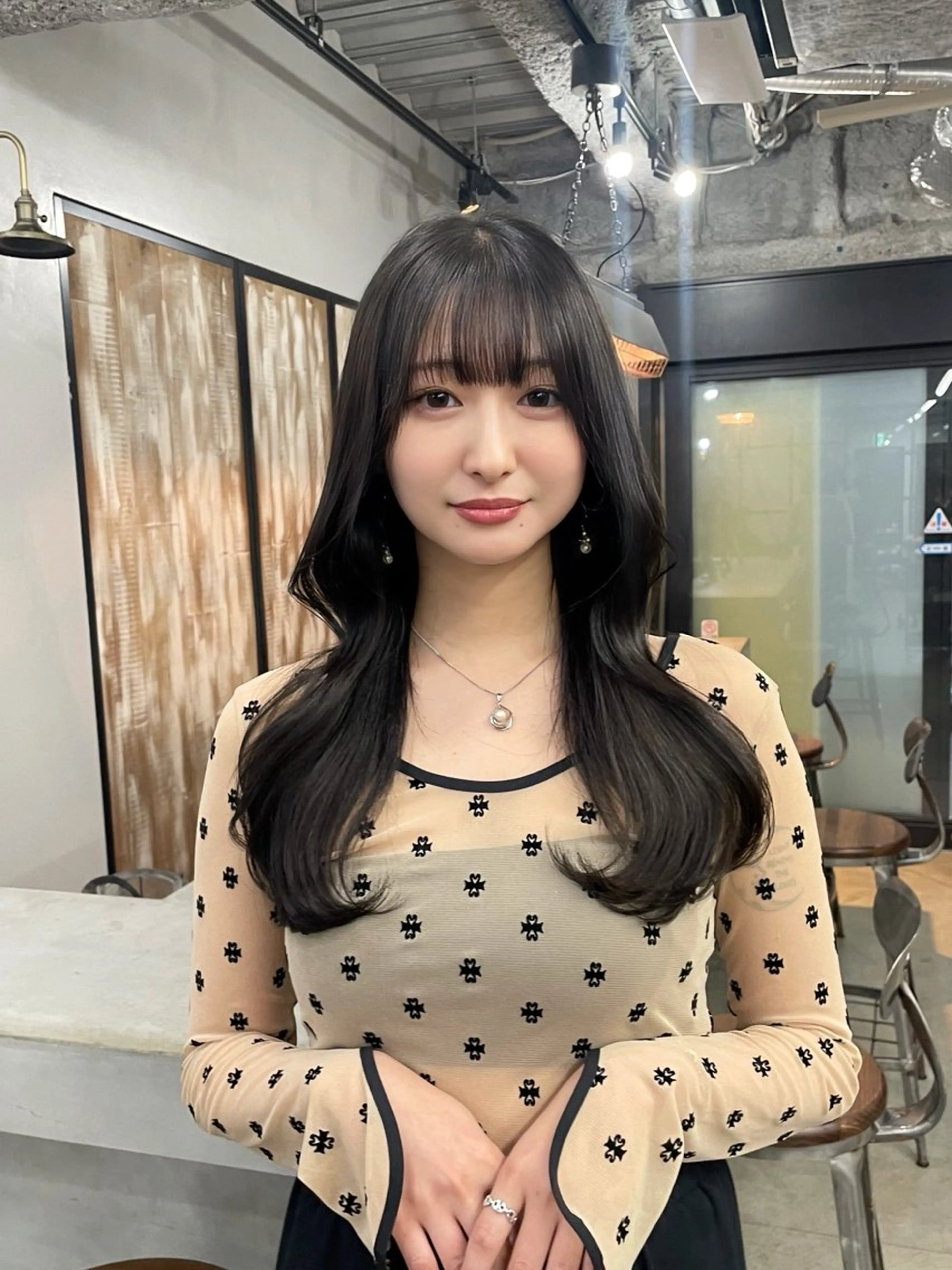 ロング カラー カット ヘアカラー トリートメント ヘアセット 新宿/韓国ヘア/ 髪質改善ストレートのヘアスタイル