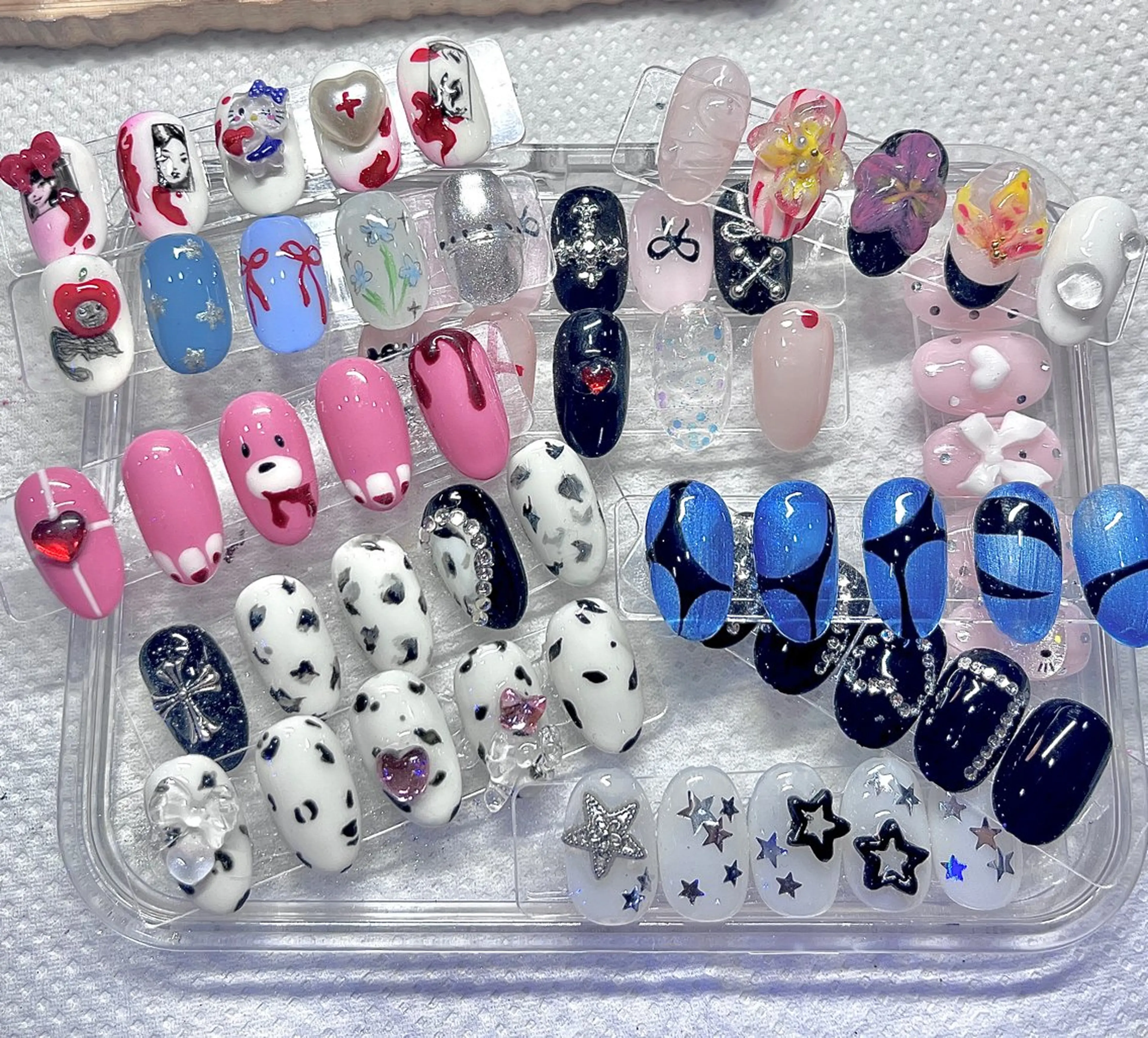 ネイル ハンドネイル アユリ リリのネイルデザイン