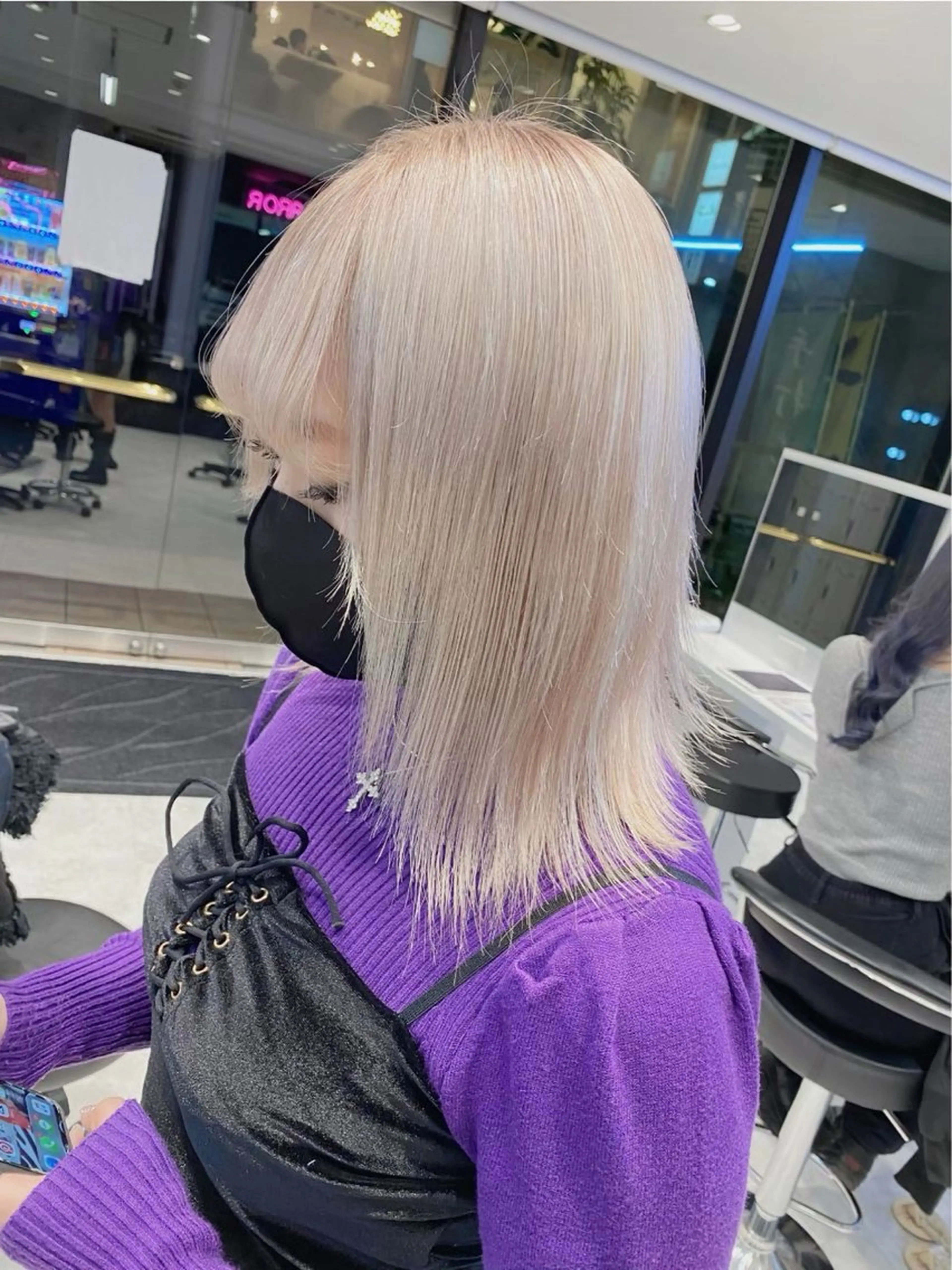 ミディアム カラー アッシュ アッシュグレー ベージュカラー ブリーチ ブロンド カット ヘアカラー トリートメント 【美髪ハイトーン】 髪質改善/大和🎀のヘアスタイル