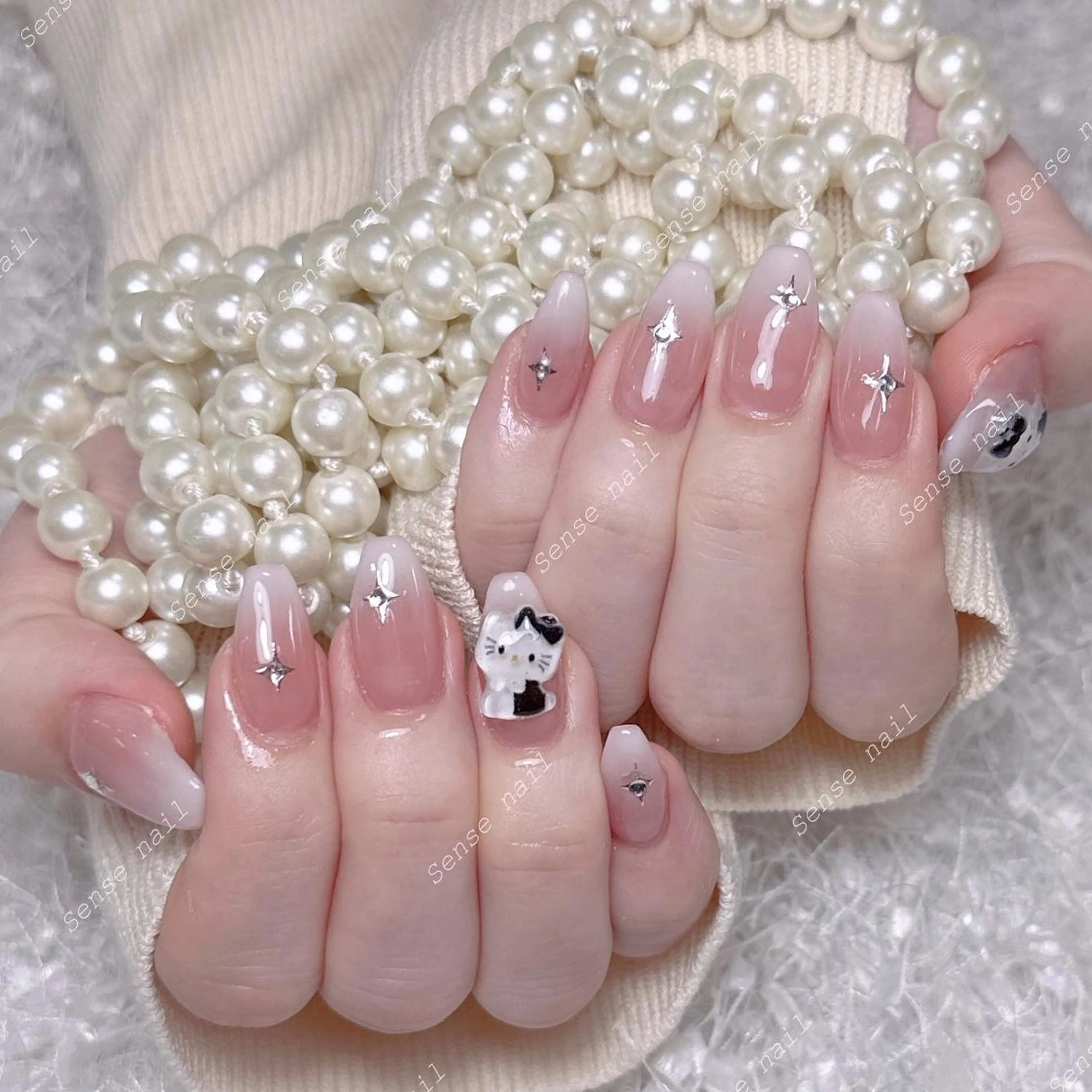 ネイル Queening 🦋のネイルデザイン