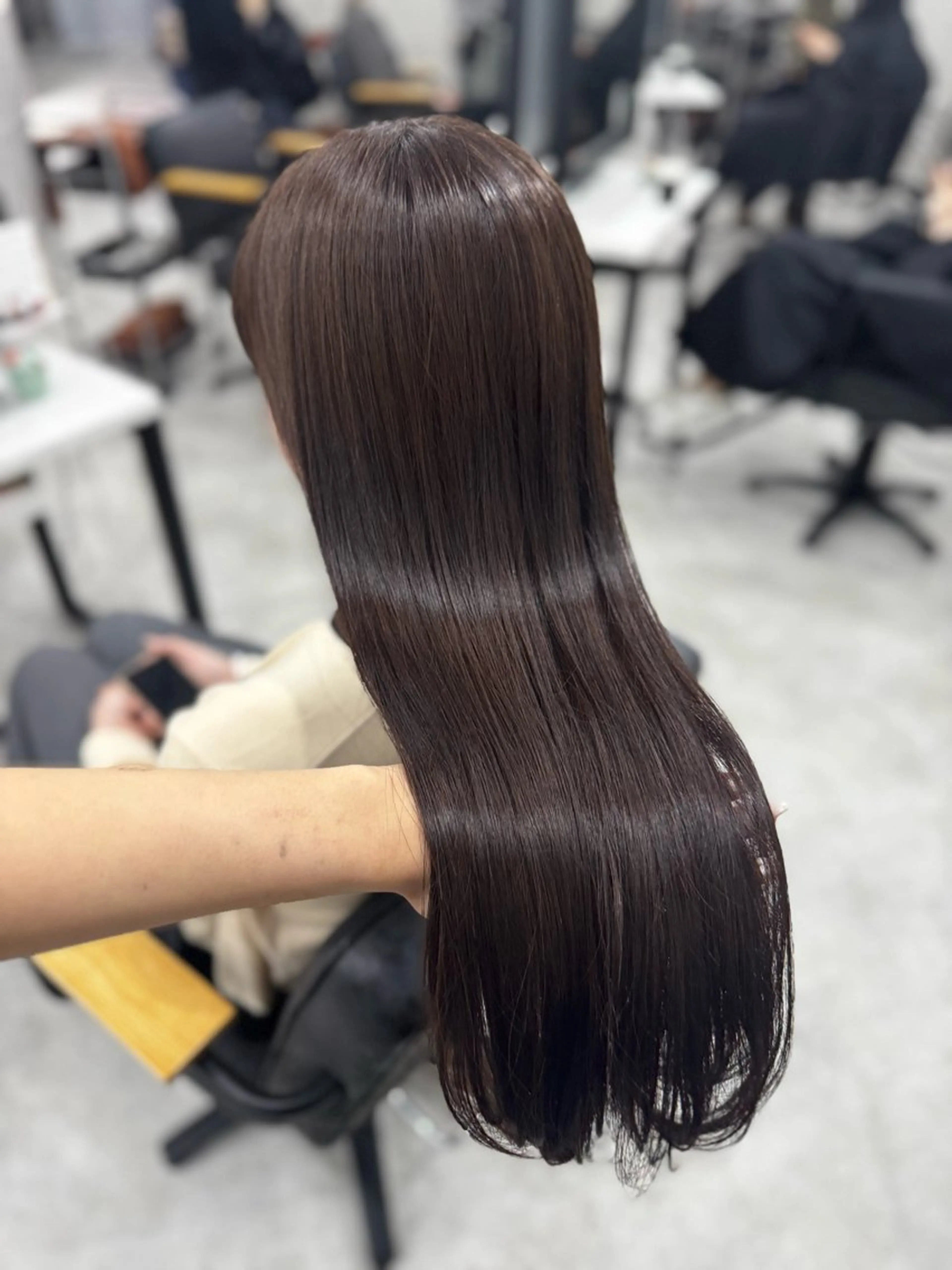 ロング カラー アッシュ アッシュブラウン ベージュカラー 黒髪 ブリーチ カット ヘアカラー トリートメント 赤み無し柔らかカラー 【梅田】madokaのヘアスタイル