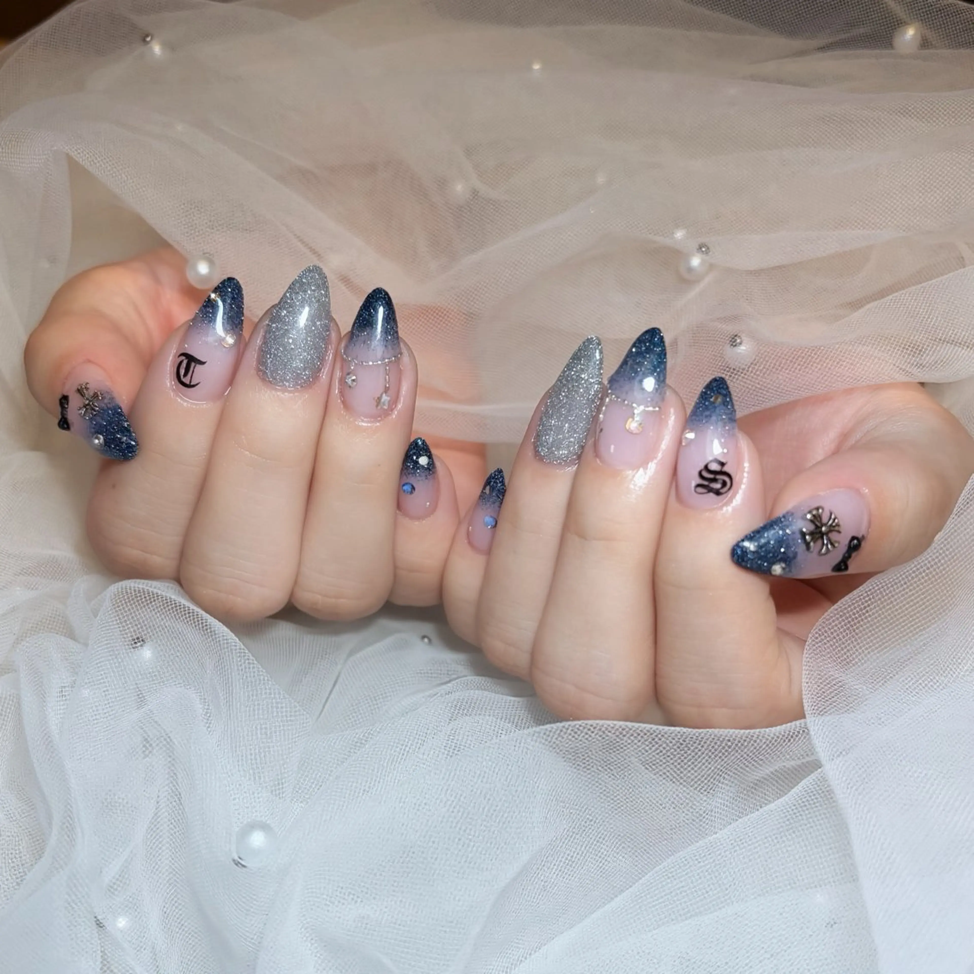 ネイル フラッシュネイル ラメ(グリッター) ハンドネイル 塚本 梨央のネイルデザイン