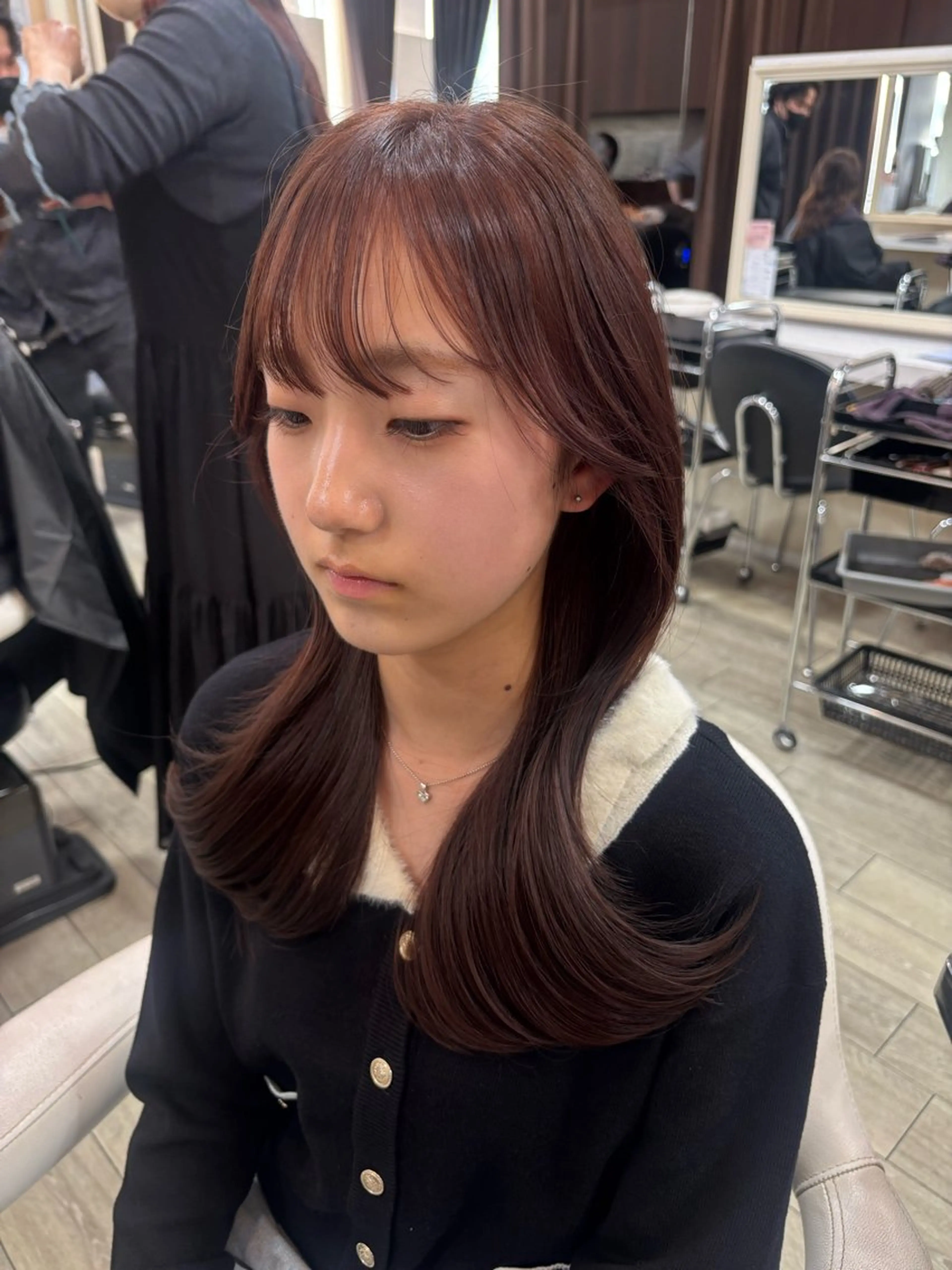 セミロング カット さとう さくらのヘアスタイル