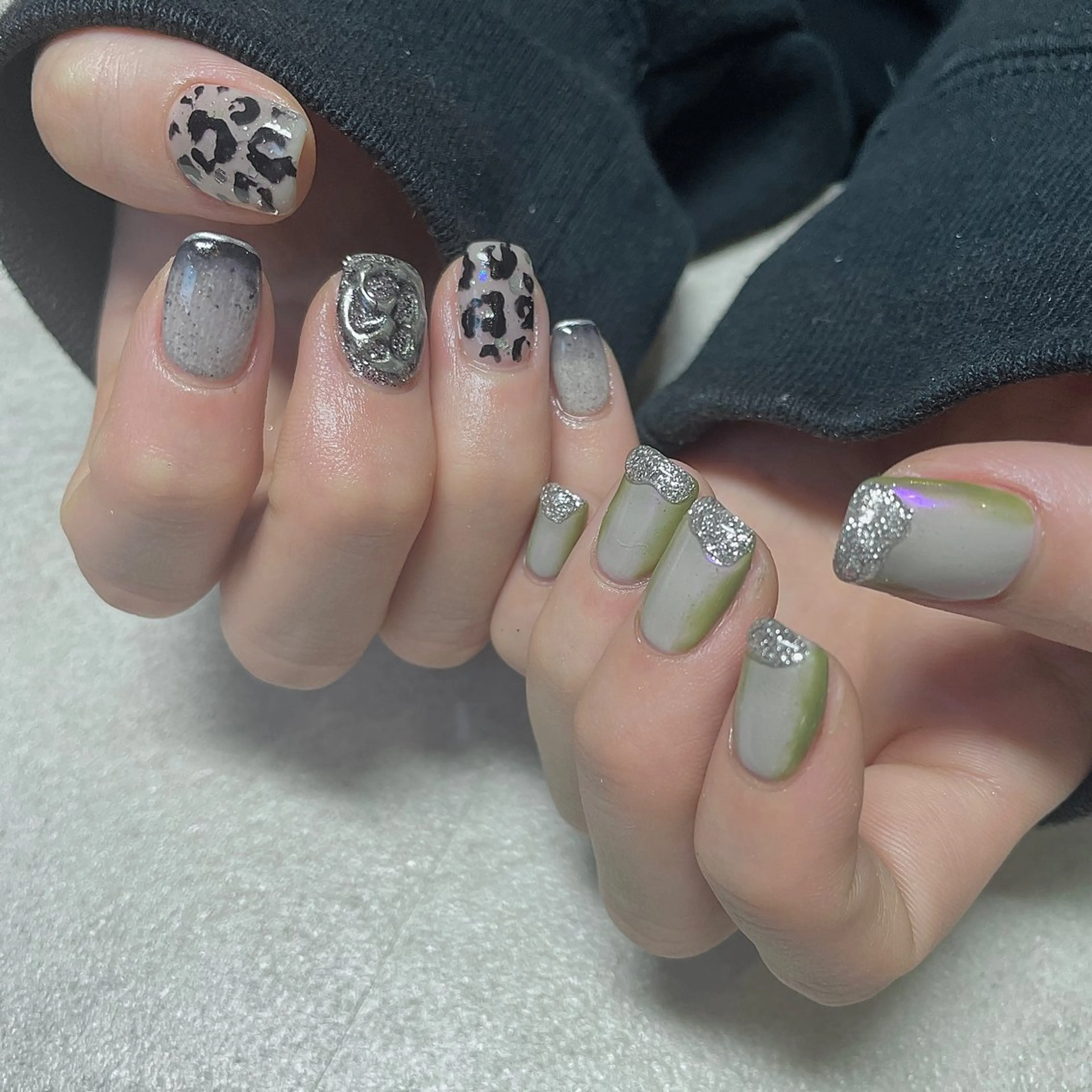 ネイル アニマル柄 ミラーネイル ニュアンスネイル スクエアネイル 冬ネイル ハンドネイル acs.n所属・ネイル，耳つぼ 風間すみれのその他イメージ