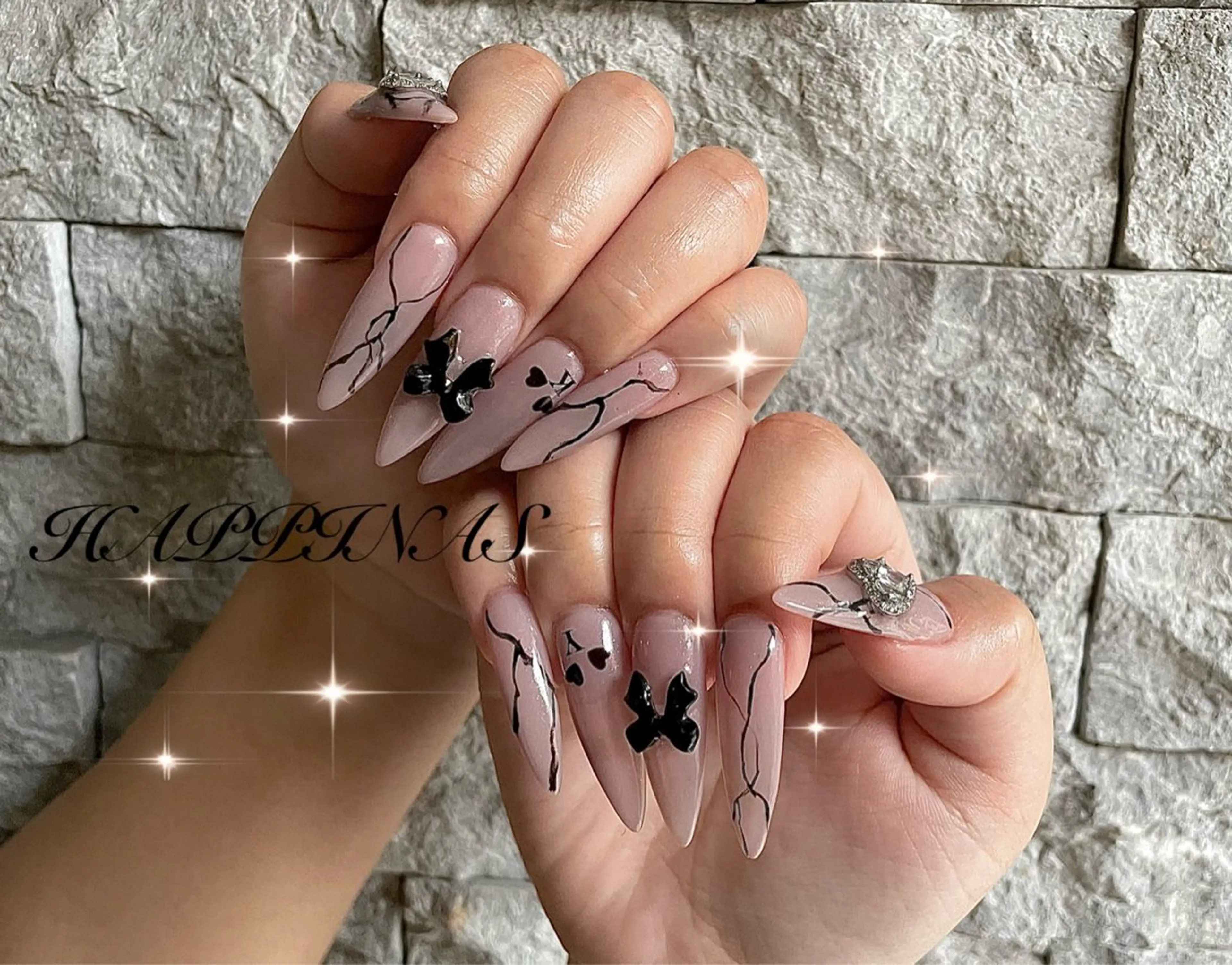 ネイル アートネイル ハート ロングネイル 大理石ネイル(マーブル) リボン HAPPINAS COCONAのネイルデザイン