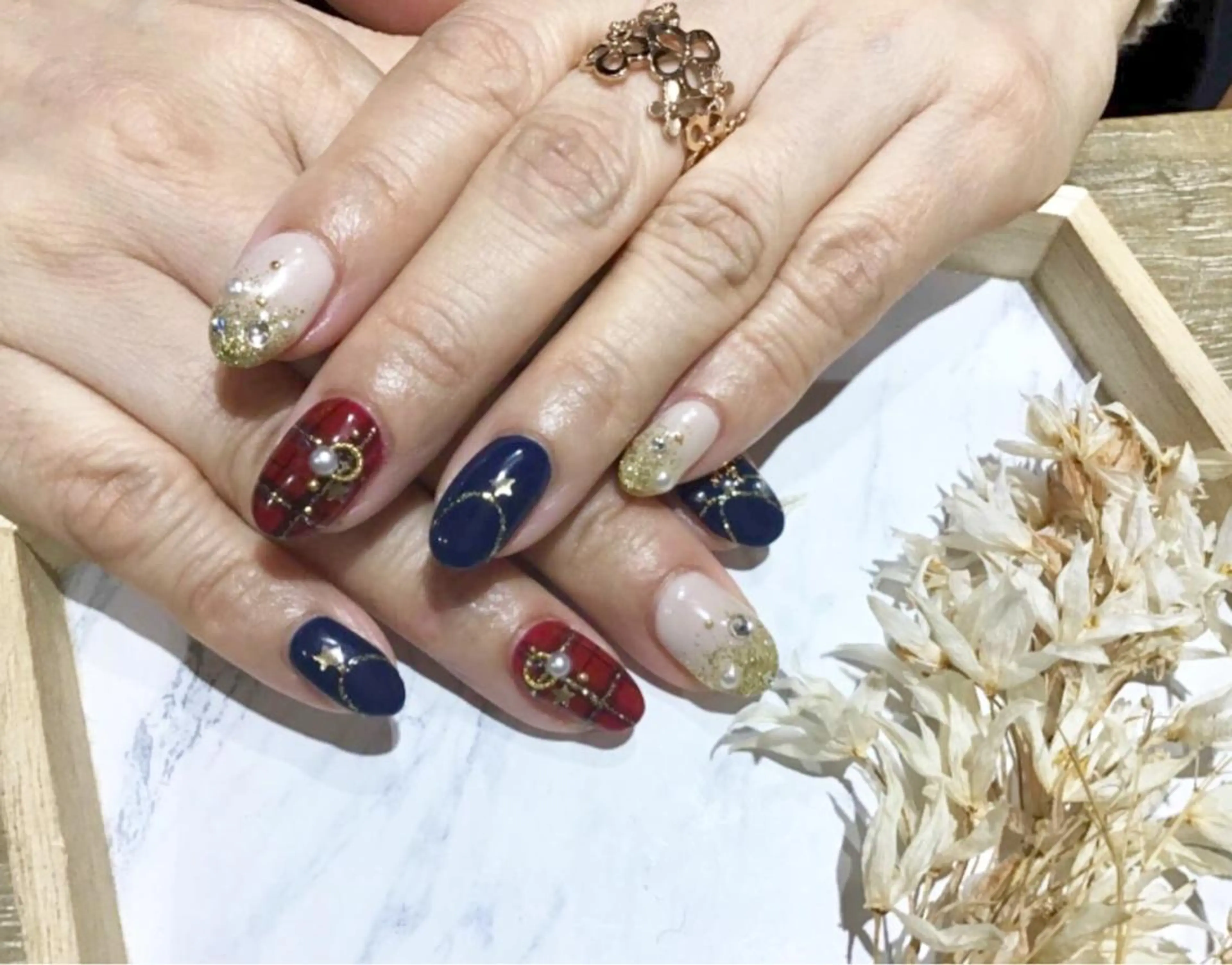 ネイル Nest 三田のマツエク・マツパデザイン