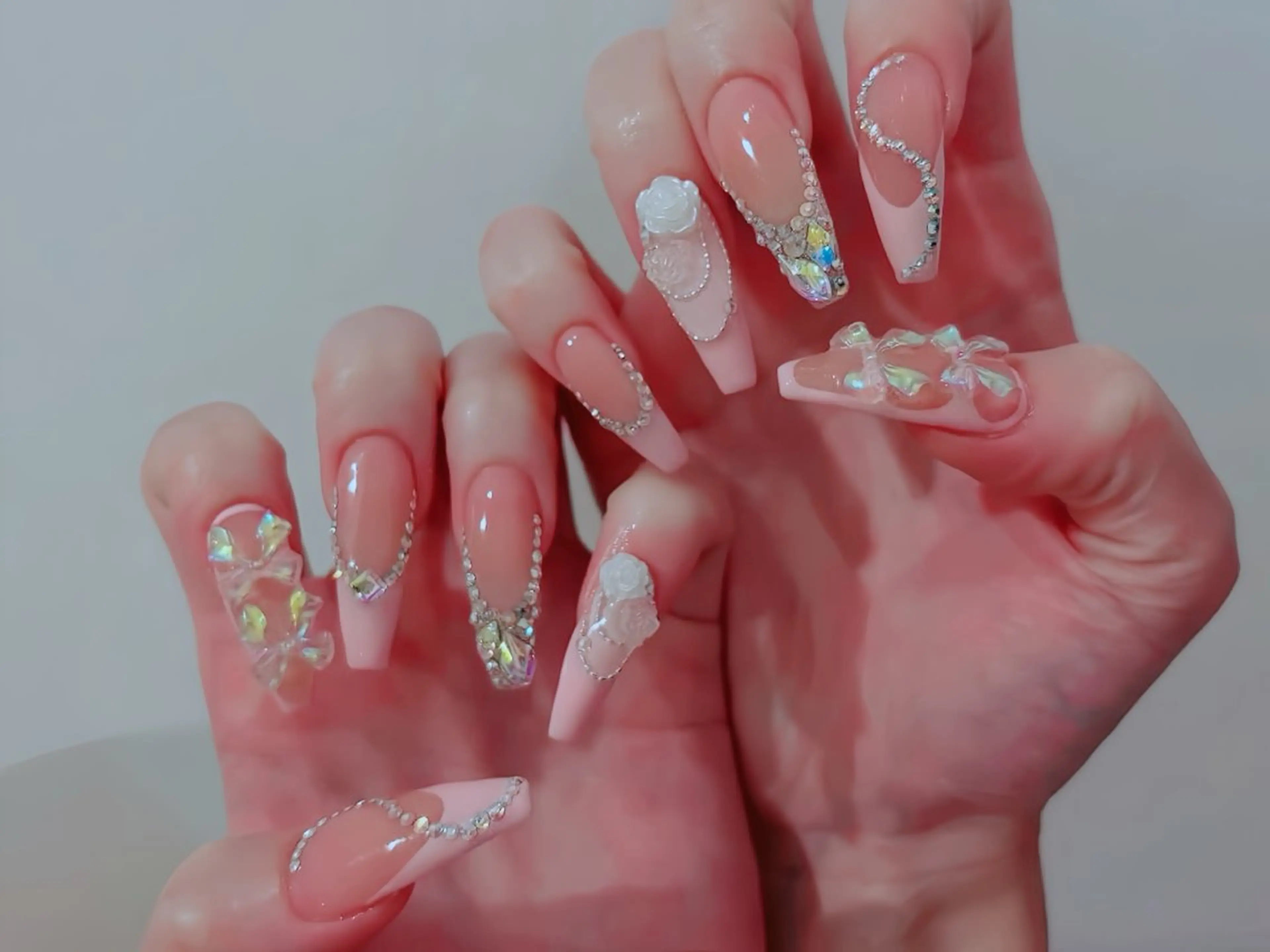 ネイル チークネイル フレンチネイル ガラスフレンチ グラデーション キラキラネイル ハンドネイル Rin Nail 新大久保店のネイルデザイン