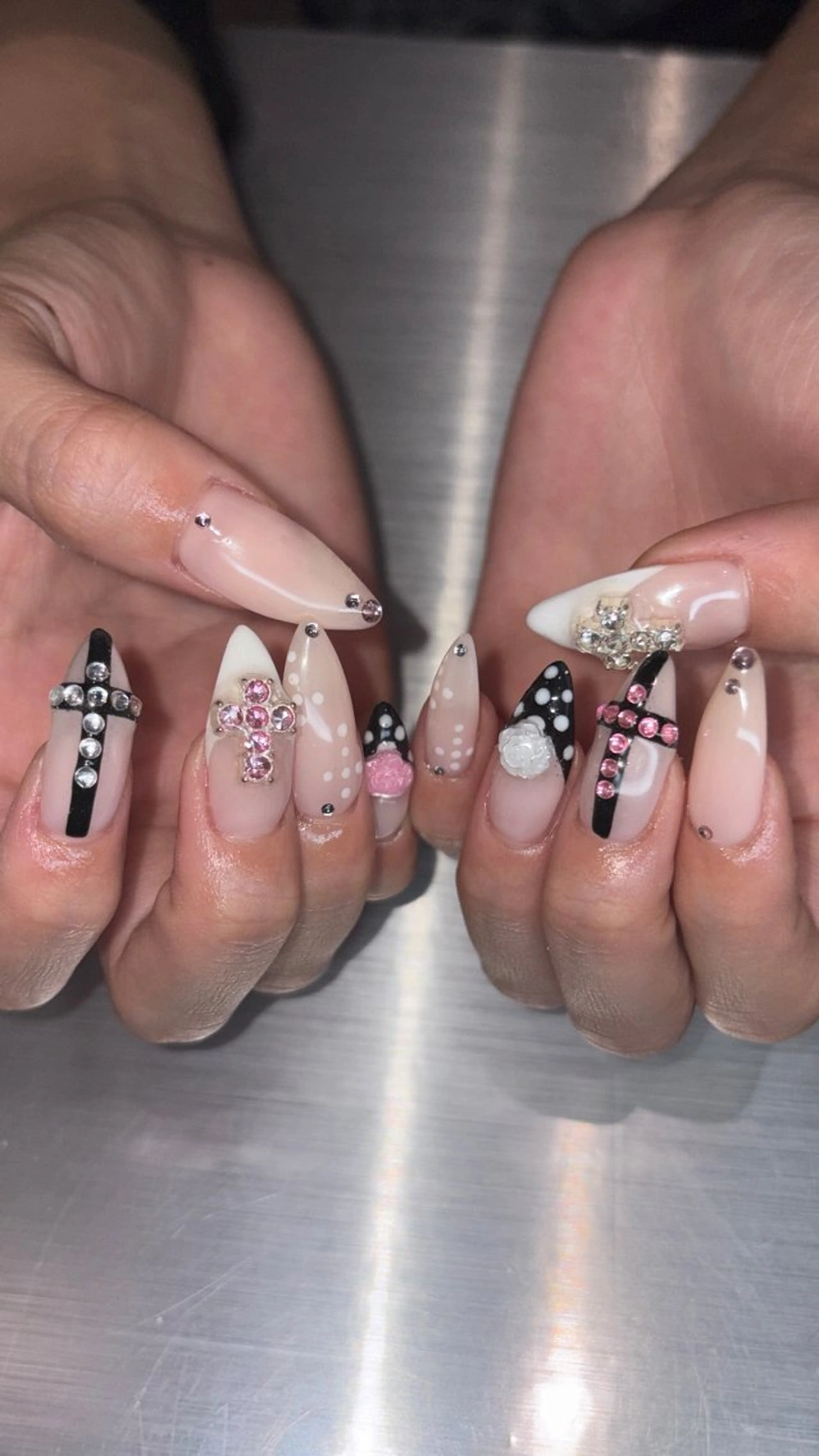 ネイル 👽個性派ネイル🎀 komachiのヘアスタイル