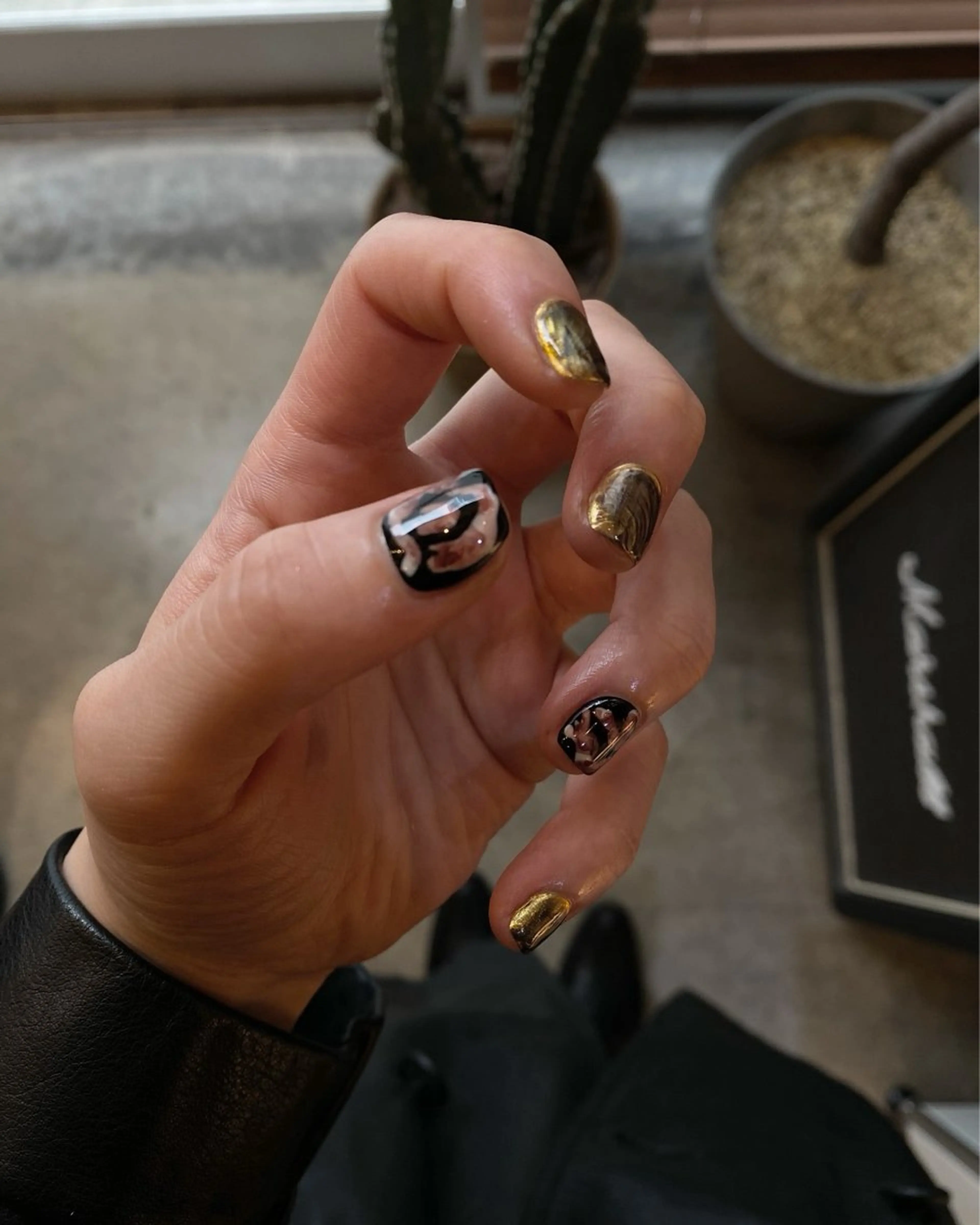 ネイル ミラーネイル 持ち込み ニュアンスネイル シンプルネイル 冬ネイル Yumi 広尾|恵比寿ネイルのネイルデザイン